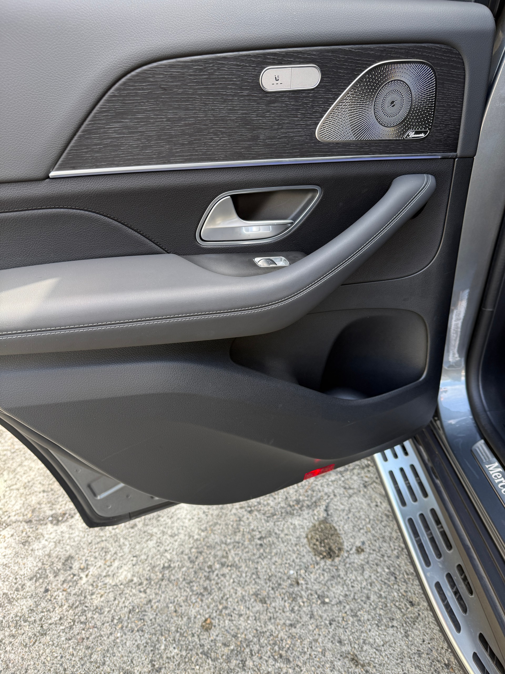 MERCEDES-BENZ GLE 300 d AMG Line 4matic-image-8