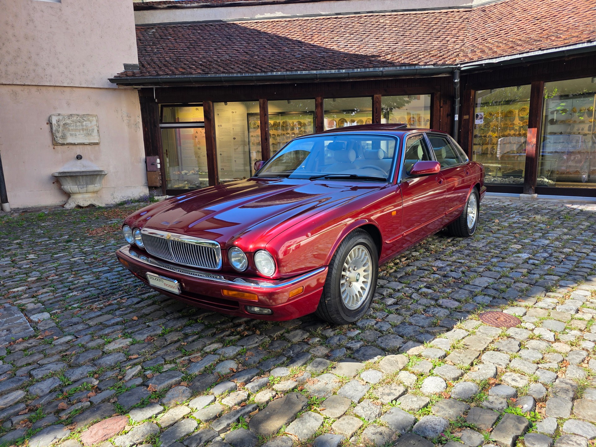 JAGUAR XJ12 6.0 mit Veteranen-MFK-image-3