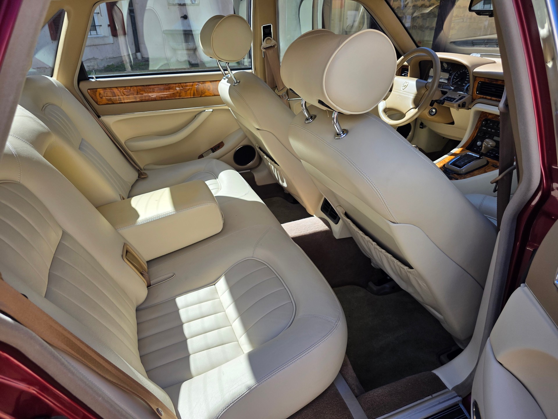 JAGUAR XJ12 6.0 mit Veteranen-MFK-image-10