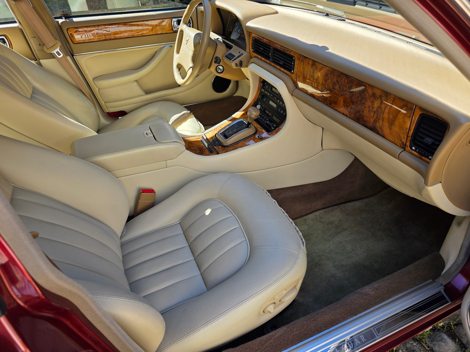 JAGUAR XJ12 6.0 mit Veteranen-MFK-image-9