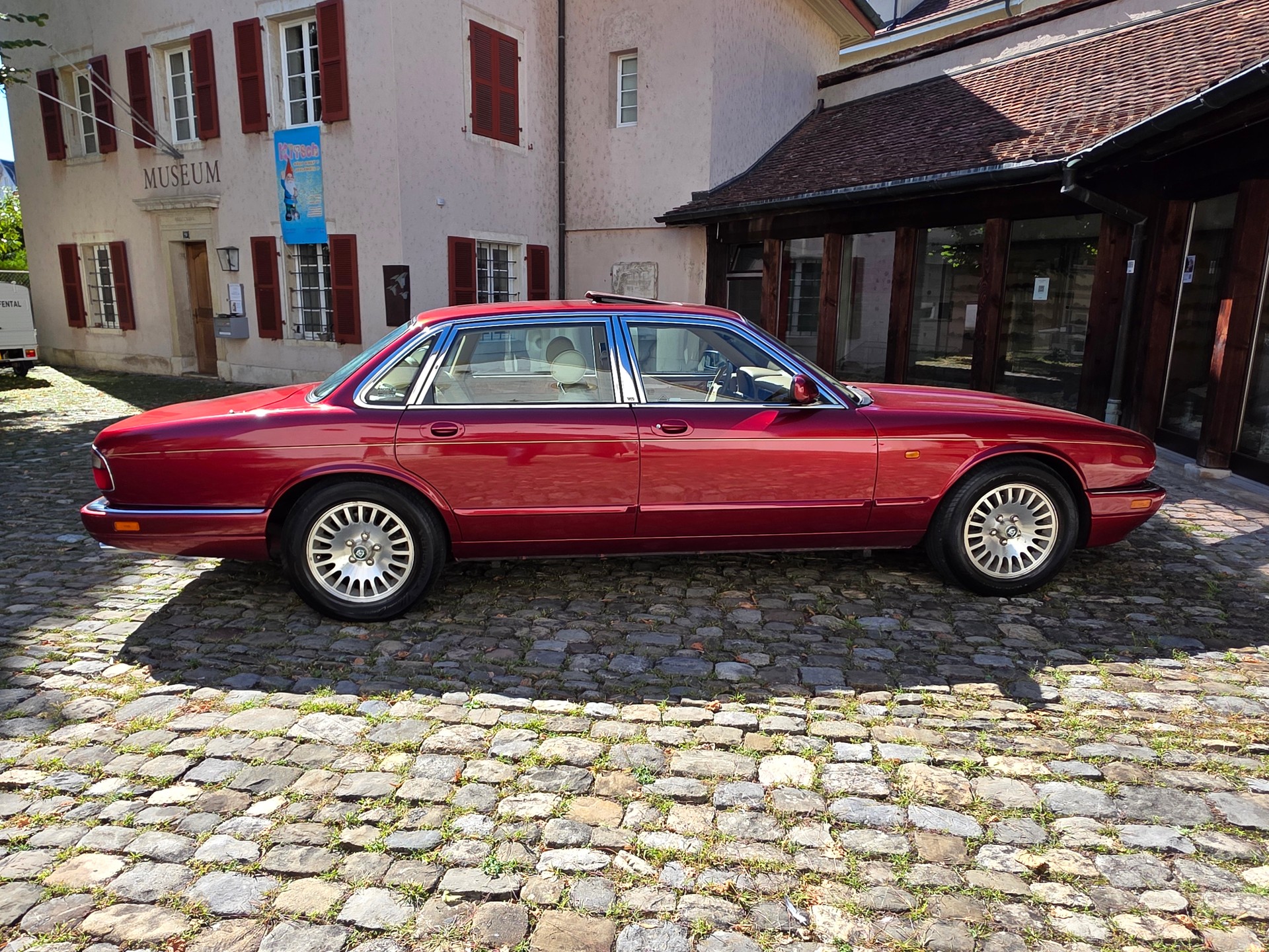 JAGUAR XJ12 6.0 mit Veteranen-MFK-image-8