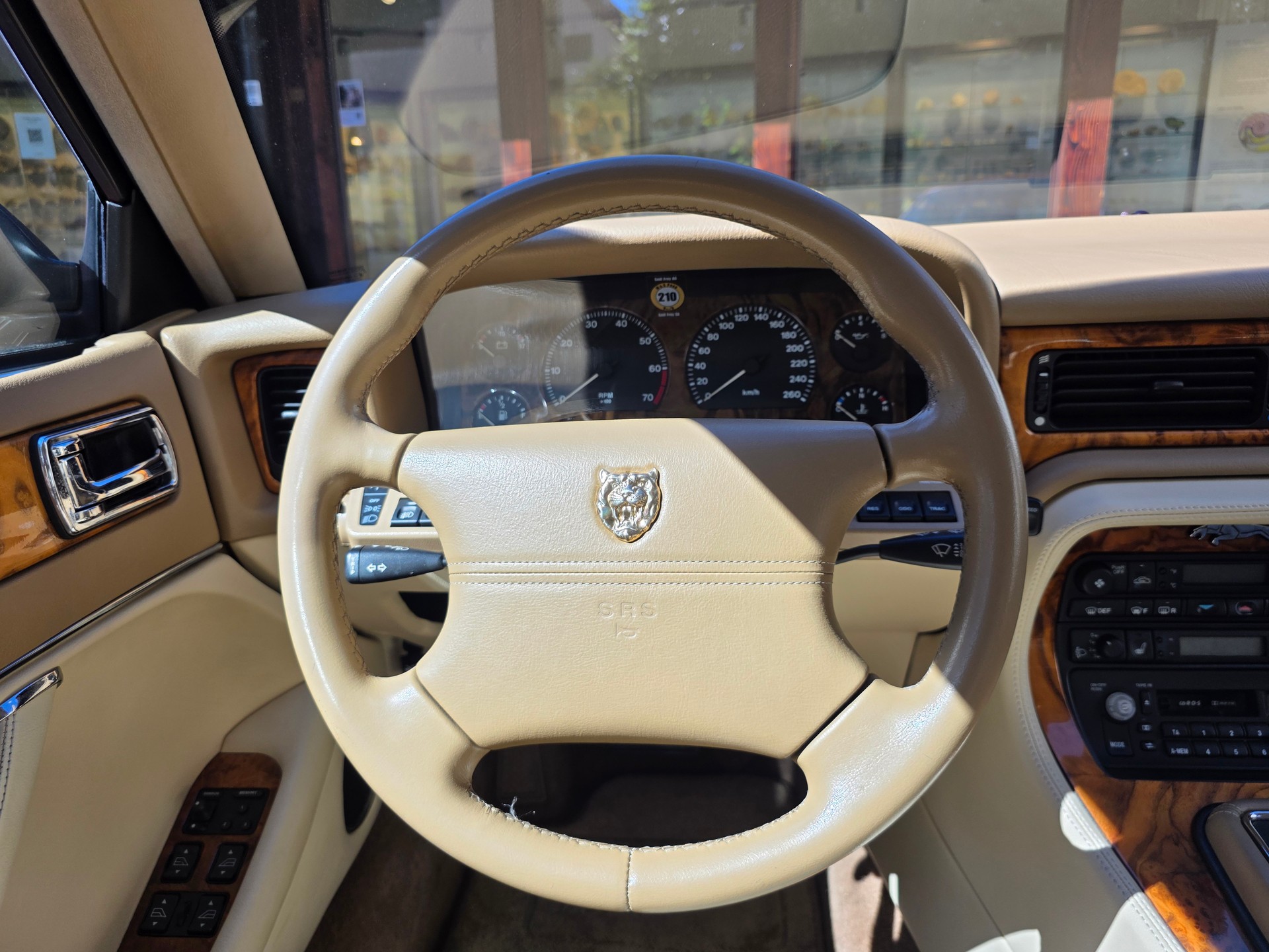 JAGUAR XJ12 6.0 mit Veteranen-MFK-image-13