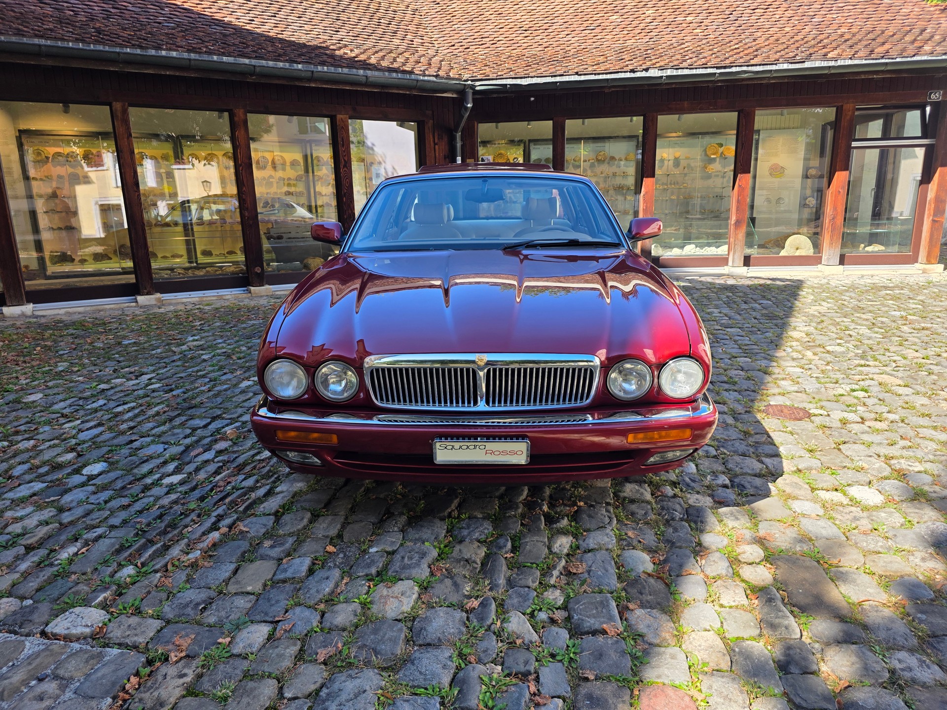 JAGUAR XJ12 6.0 mit Veteranen-MFK-image-2