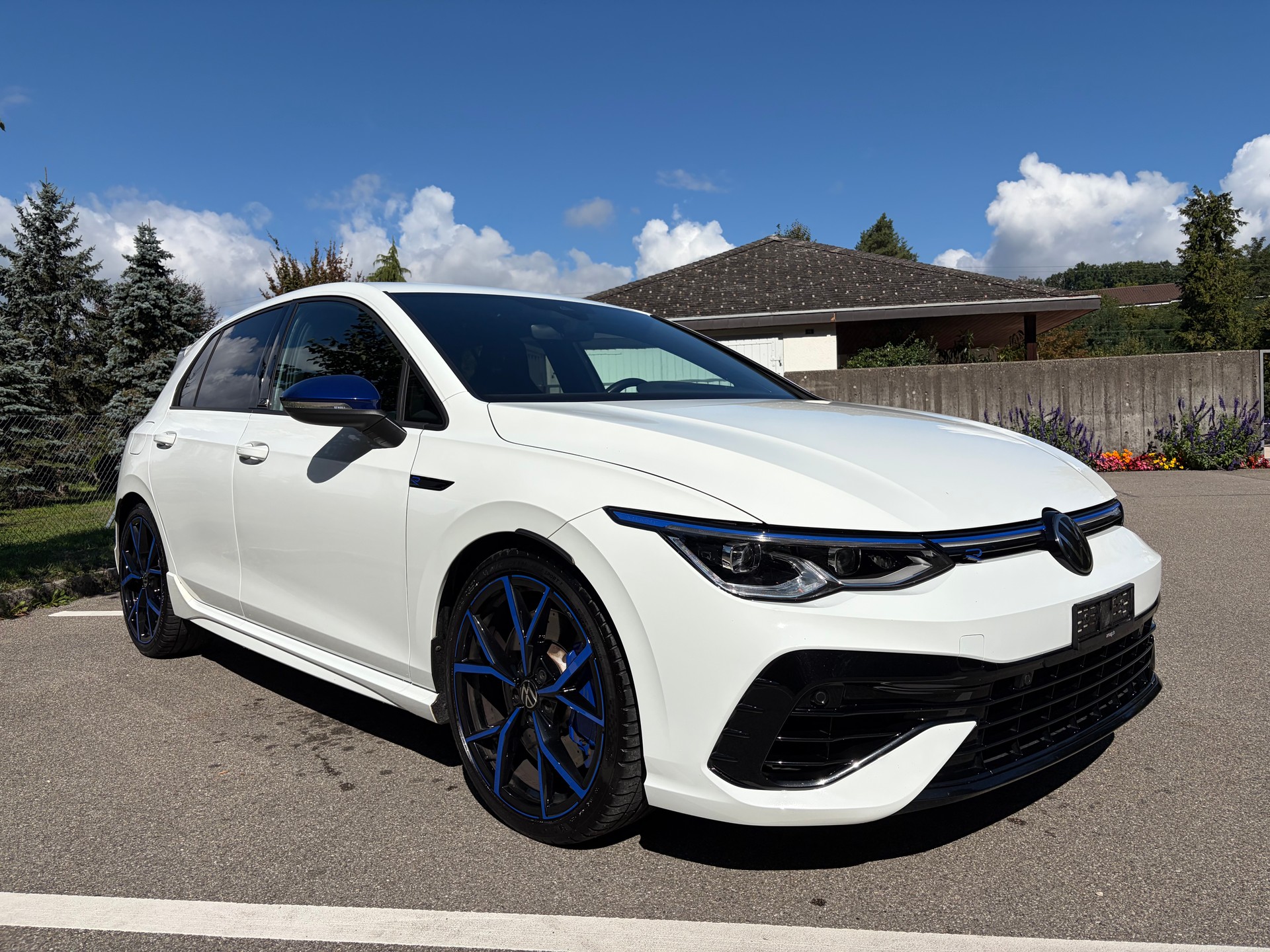 VW 2.0 TSI R 20 Years DSG 4motion-image-1