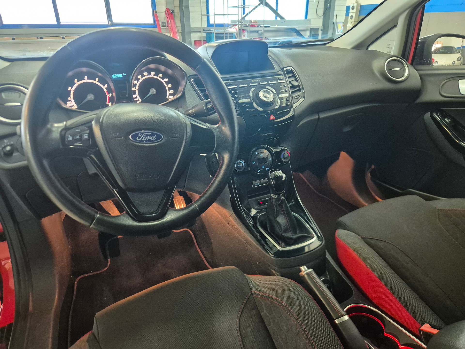 FORD Fiesta 1.0 SCTi Sport Red-image-6
