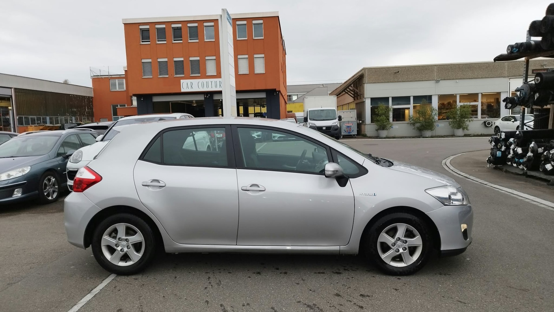 TOYOTA Auris 1.8 16V HSD Linea Luna-image-1