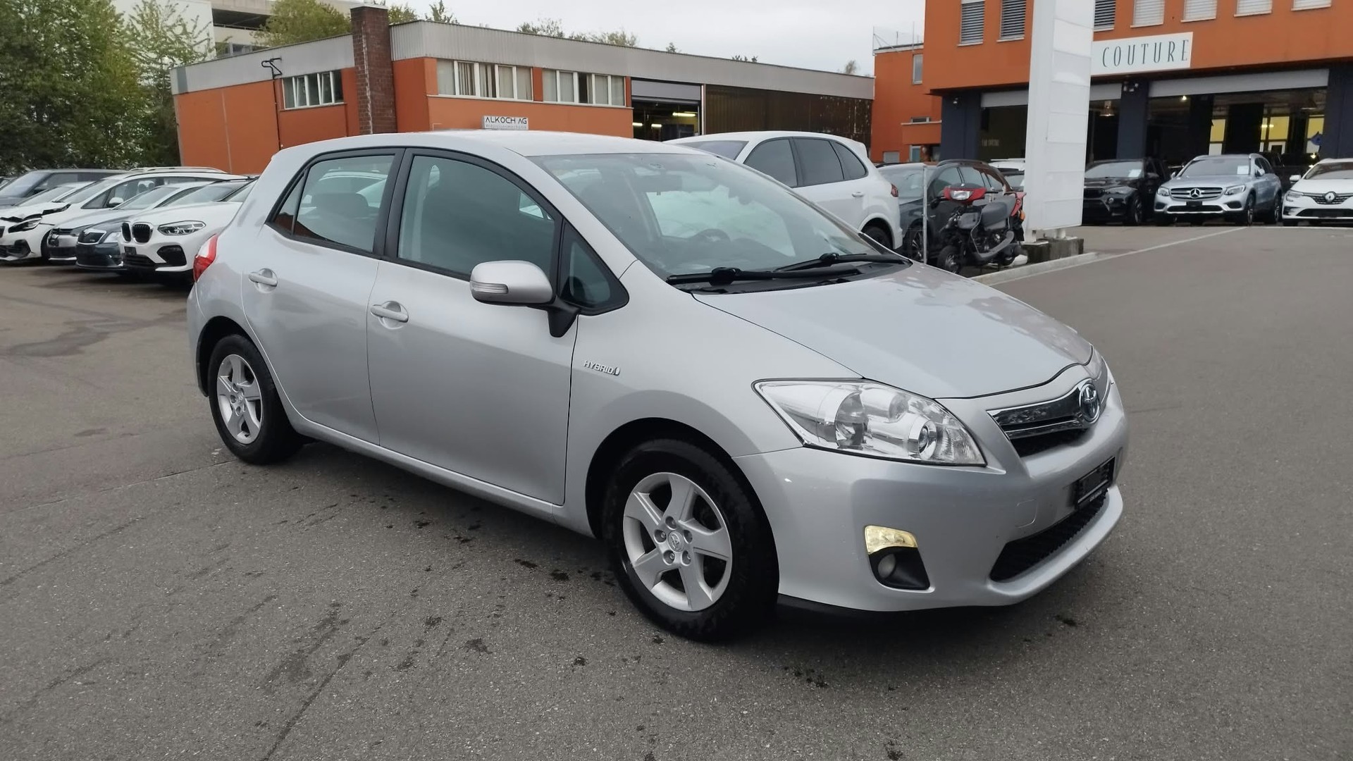 TOYOTA Auris 1.8 16V HSD Linea Luna-image-6