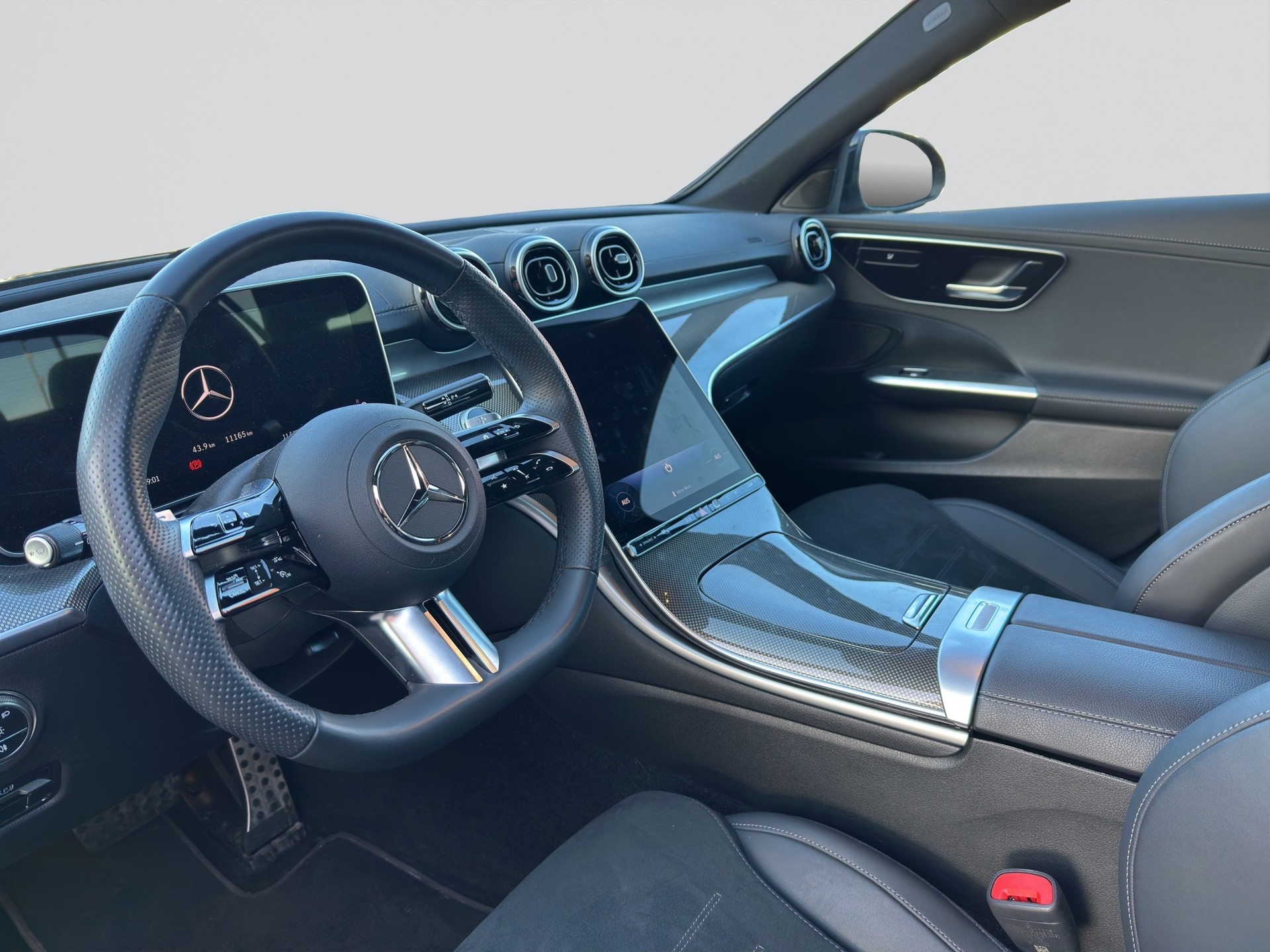 MERCEDES-BENZ C 220 d AMG Line-image-6