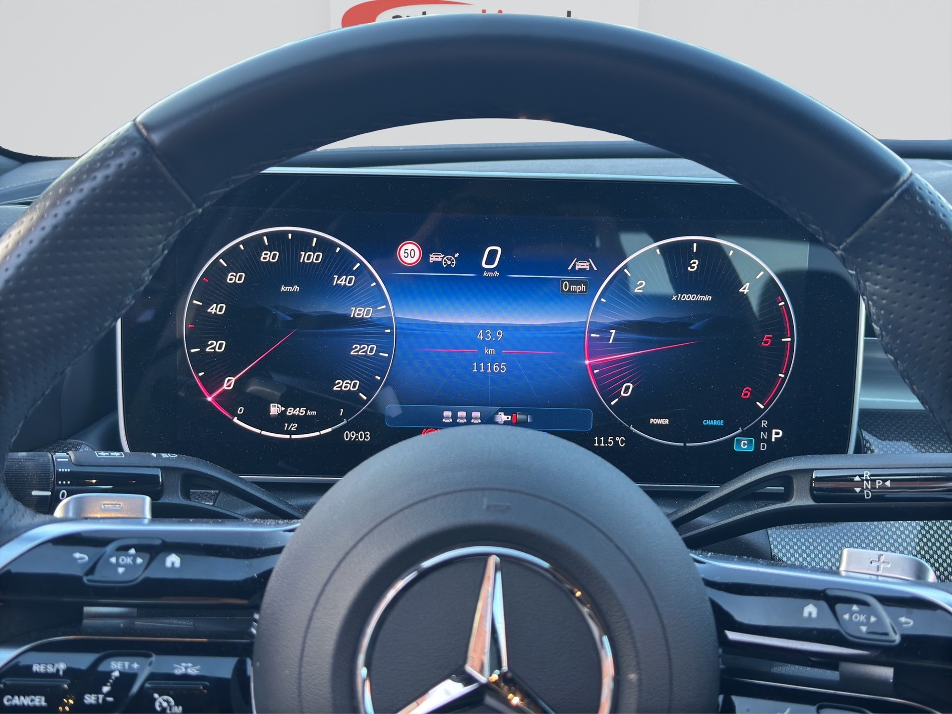 MERCEDES-BENZ C 220 d AMG Line-image-10
