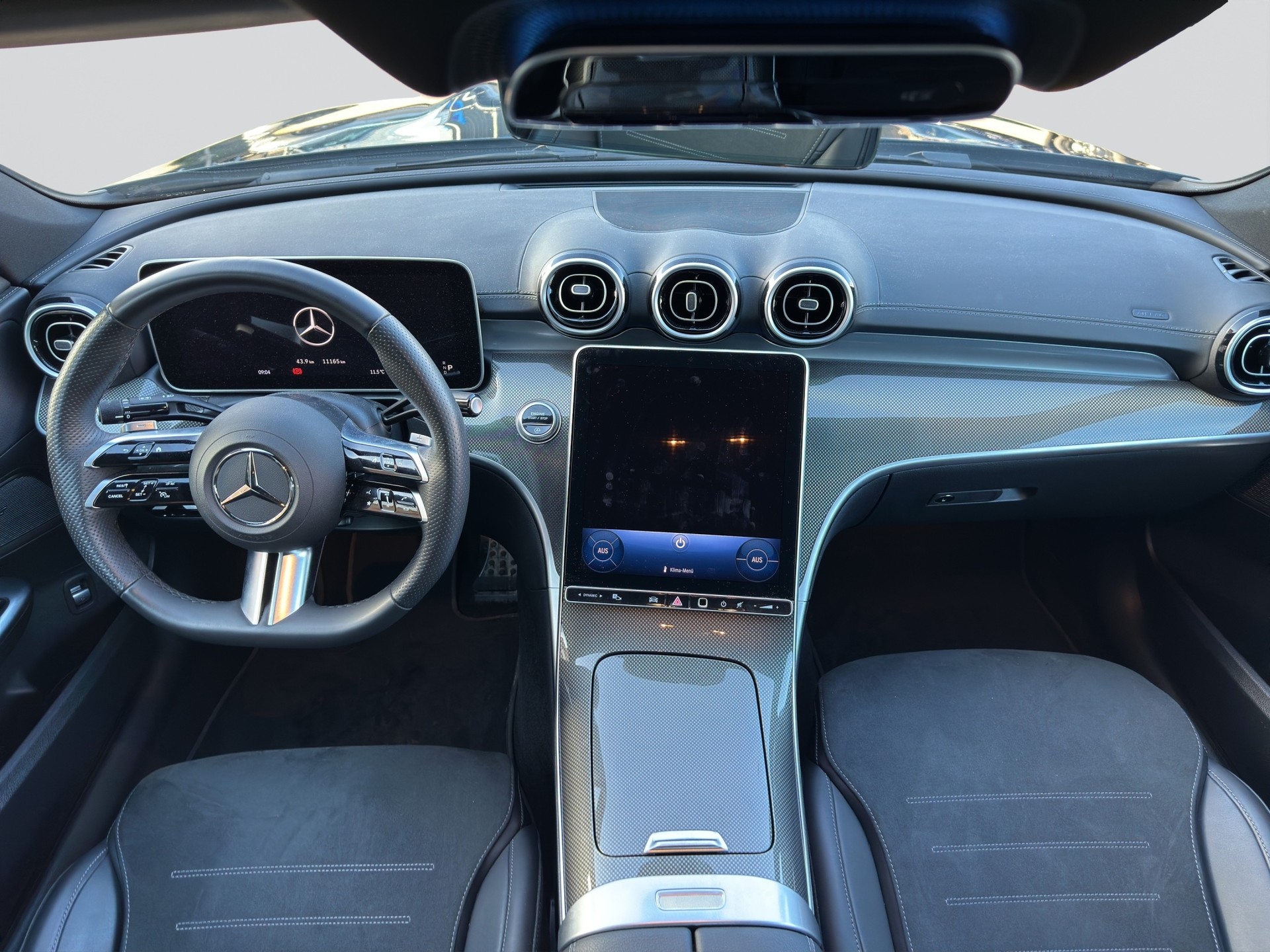 MERCEDES-BENZ C 220 d AMG Line-image-13