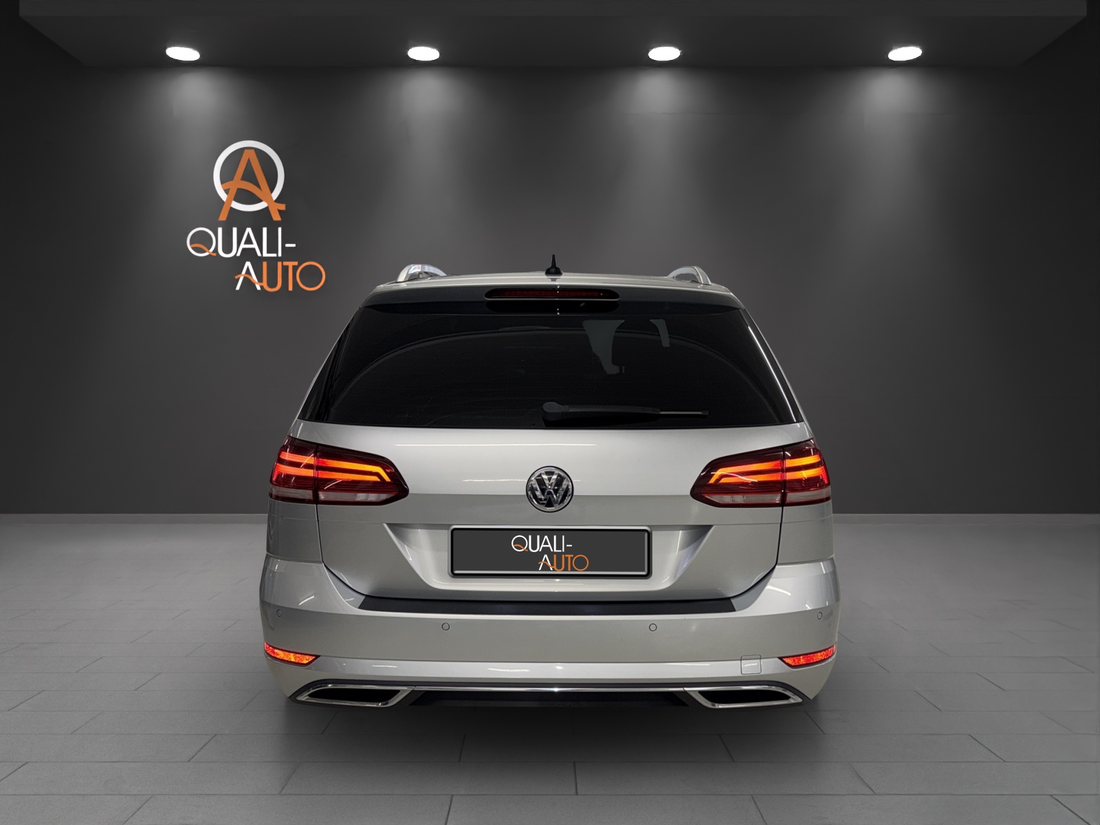 VW Golf Variant 2.0 TDI Highline DSG-image-4