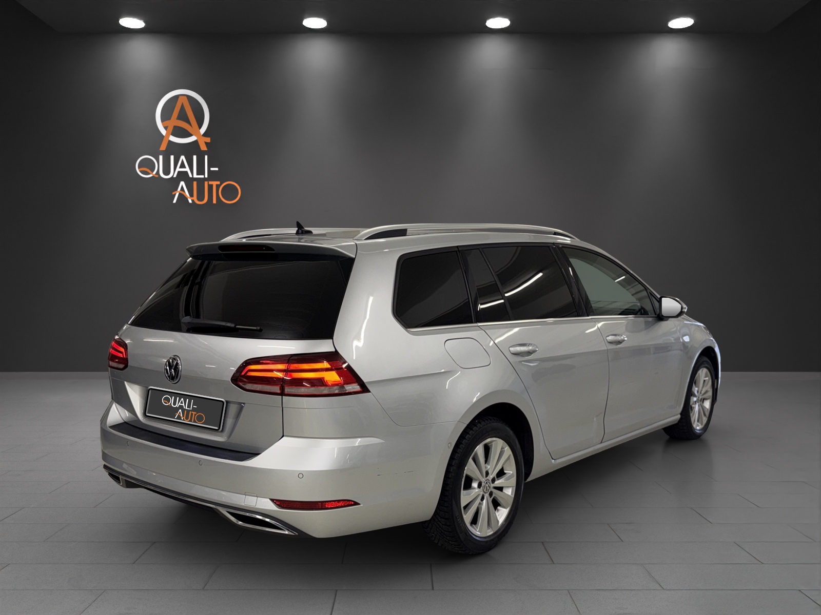 VW Golf Variant 2.0 TDI Highline DSG-image-5