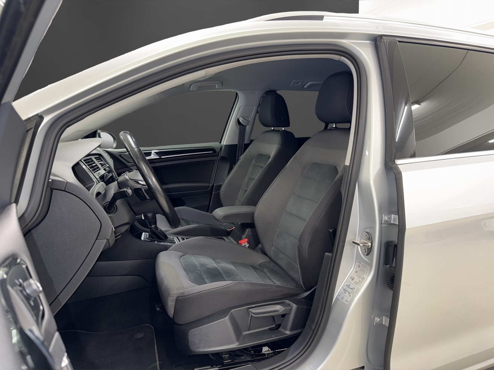 VW Golf Variant 2.0 TDI Highline DSG-image-6