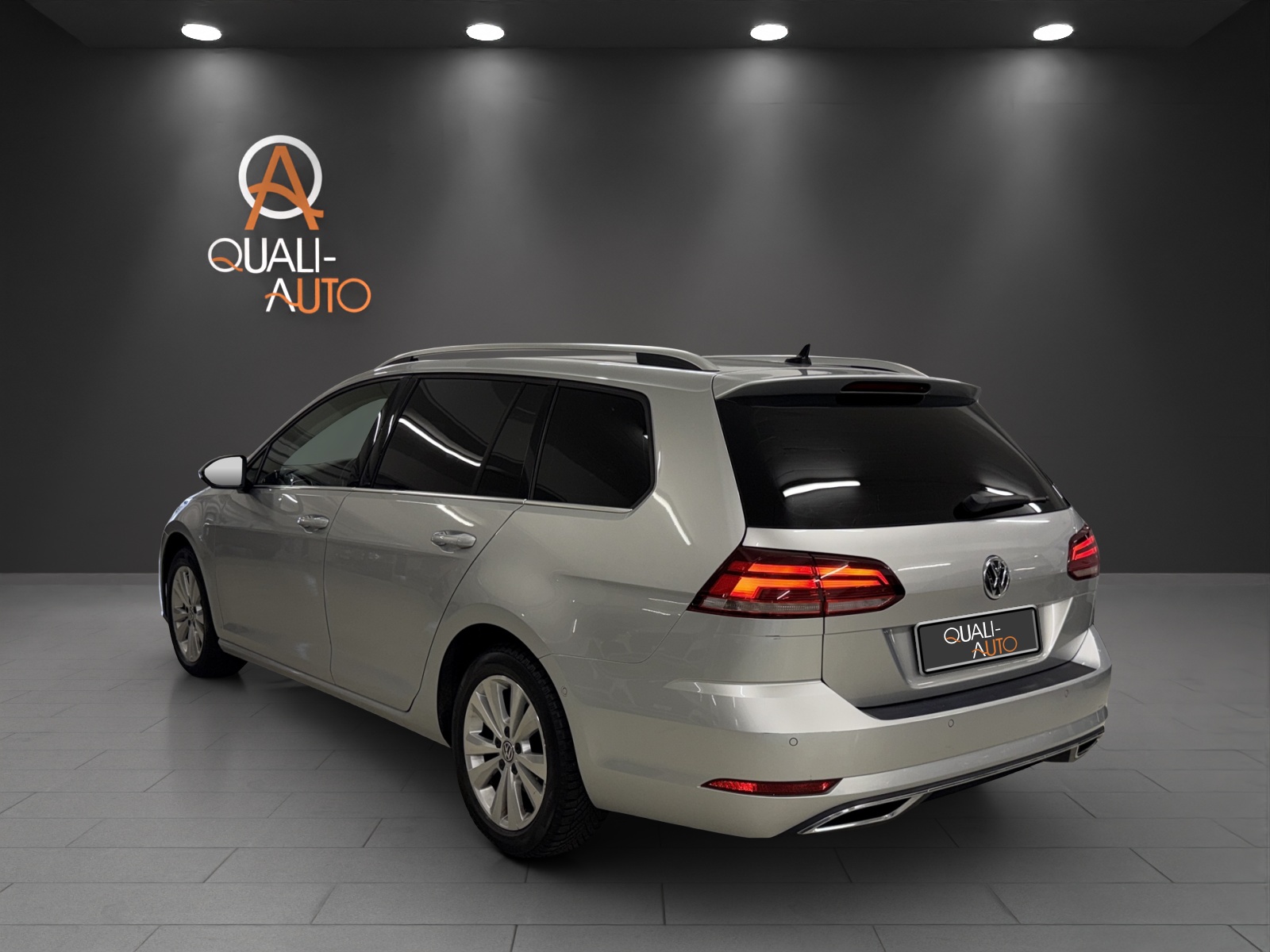 VW Golf Variant 2.0 TDI Highline DSG-image-3
