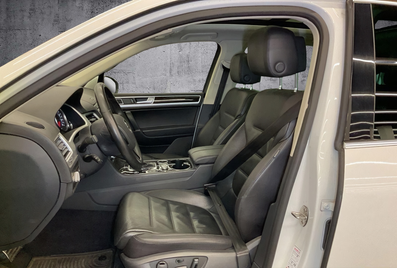 VW Touareg 3.6FSI VR6 Tiptronic-image-3