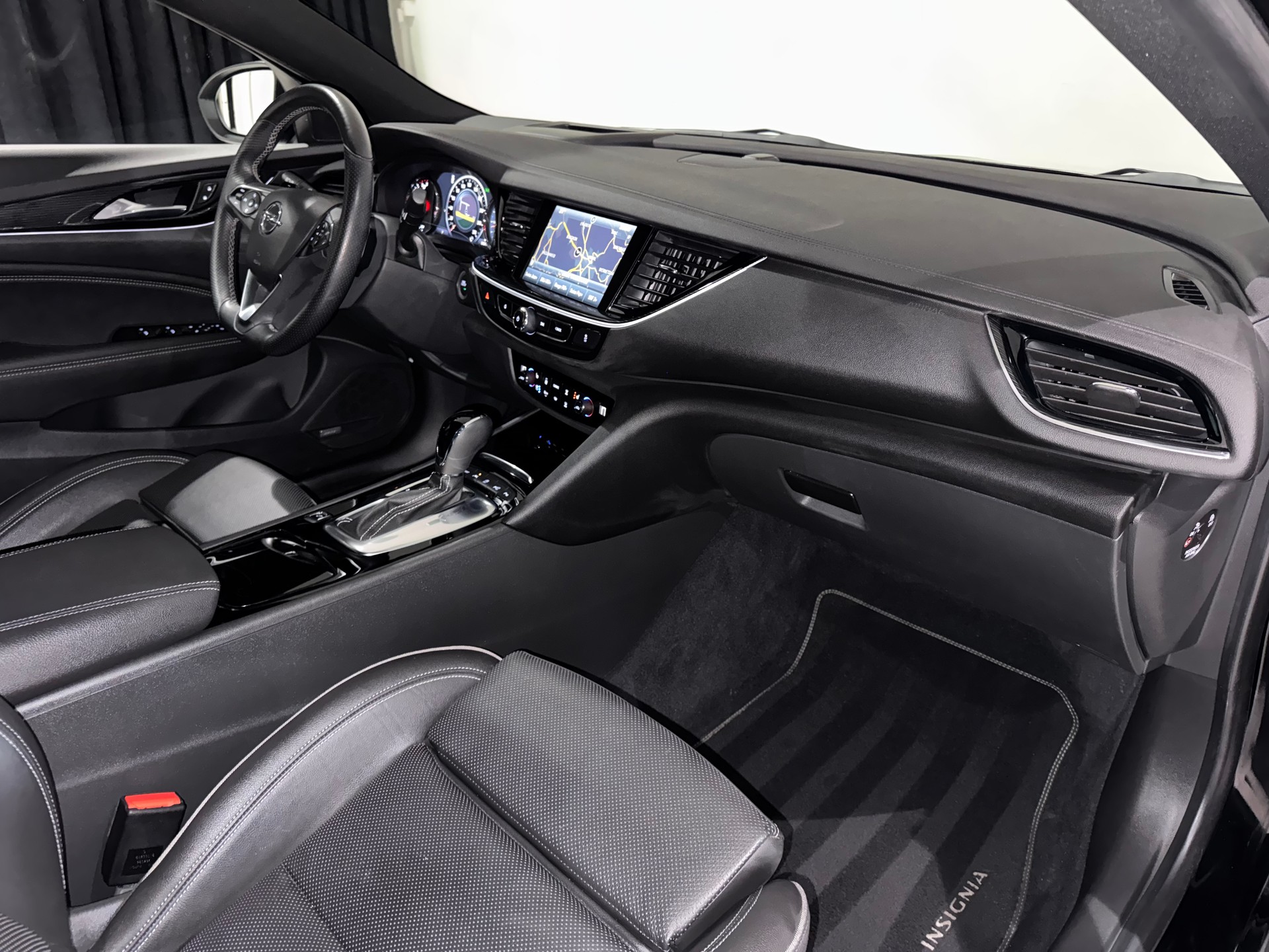 OPEL Insignia 2.0 T Grand Sport Excellence 4WD Automat | 1.Hand | CH |-image-13