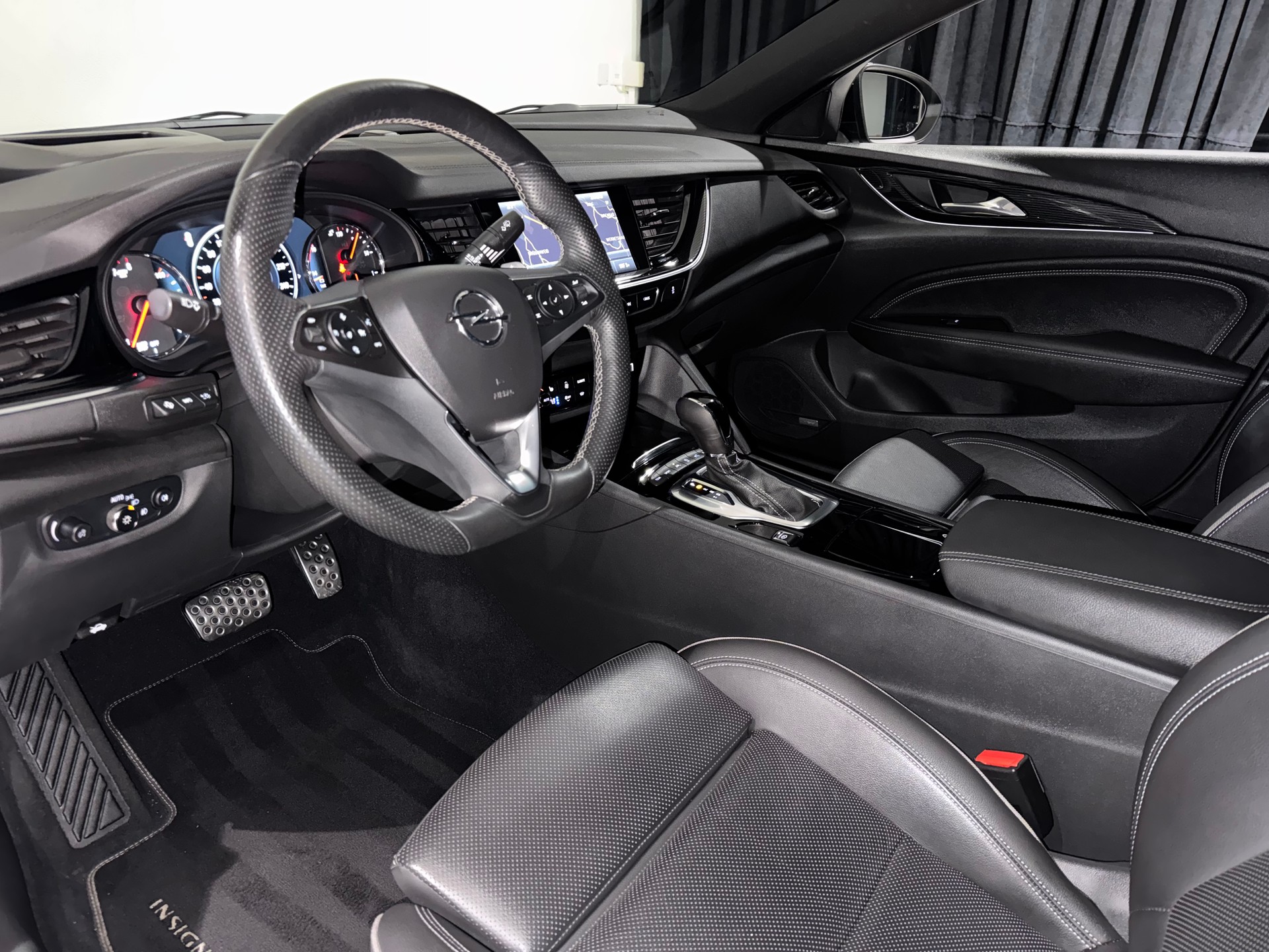 OPEL Insignia 2.0 T Grand Sport Excellence 4WD Automat | 1.Hand | CH |-image-12