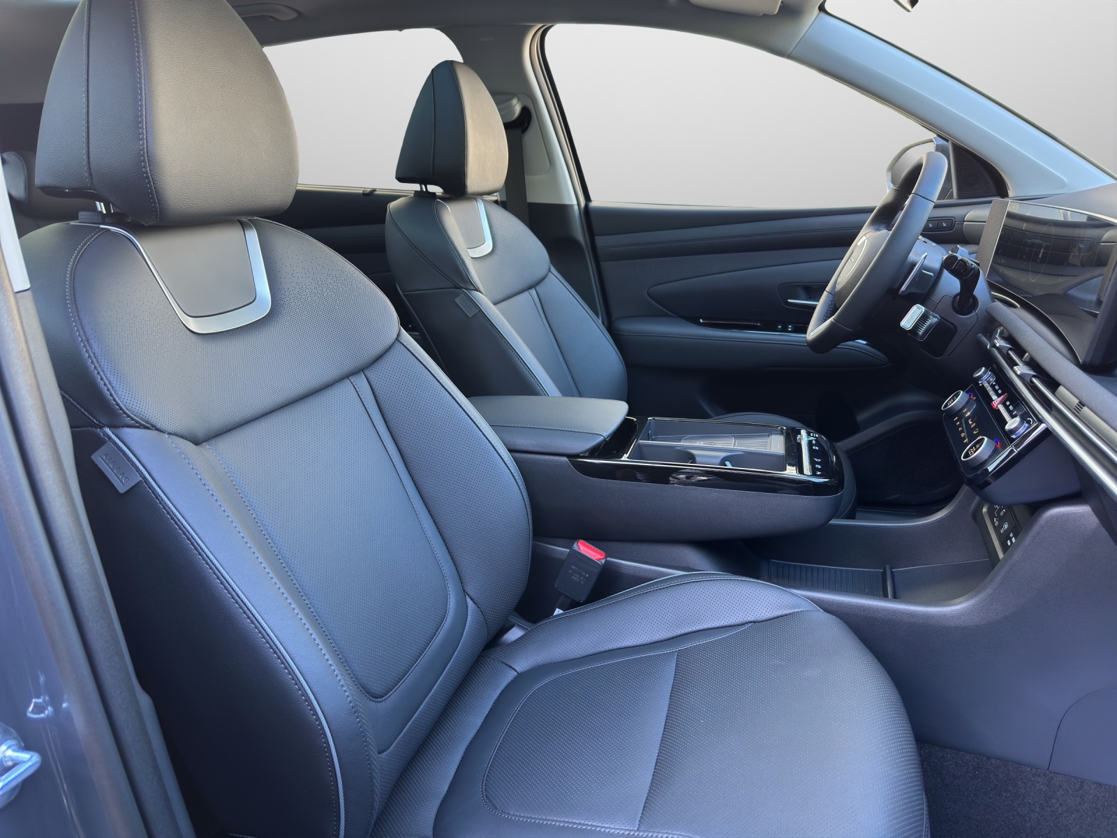 HYUNDAI Tucson 1.6 T-GDi HEV Vertex Sunroof Swiss Edition 4WD MY27-image-11