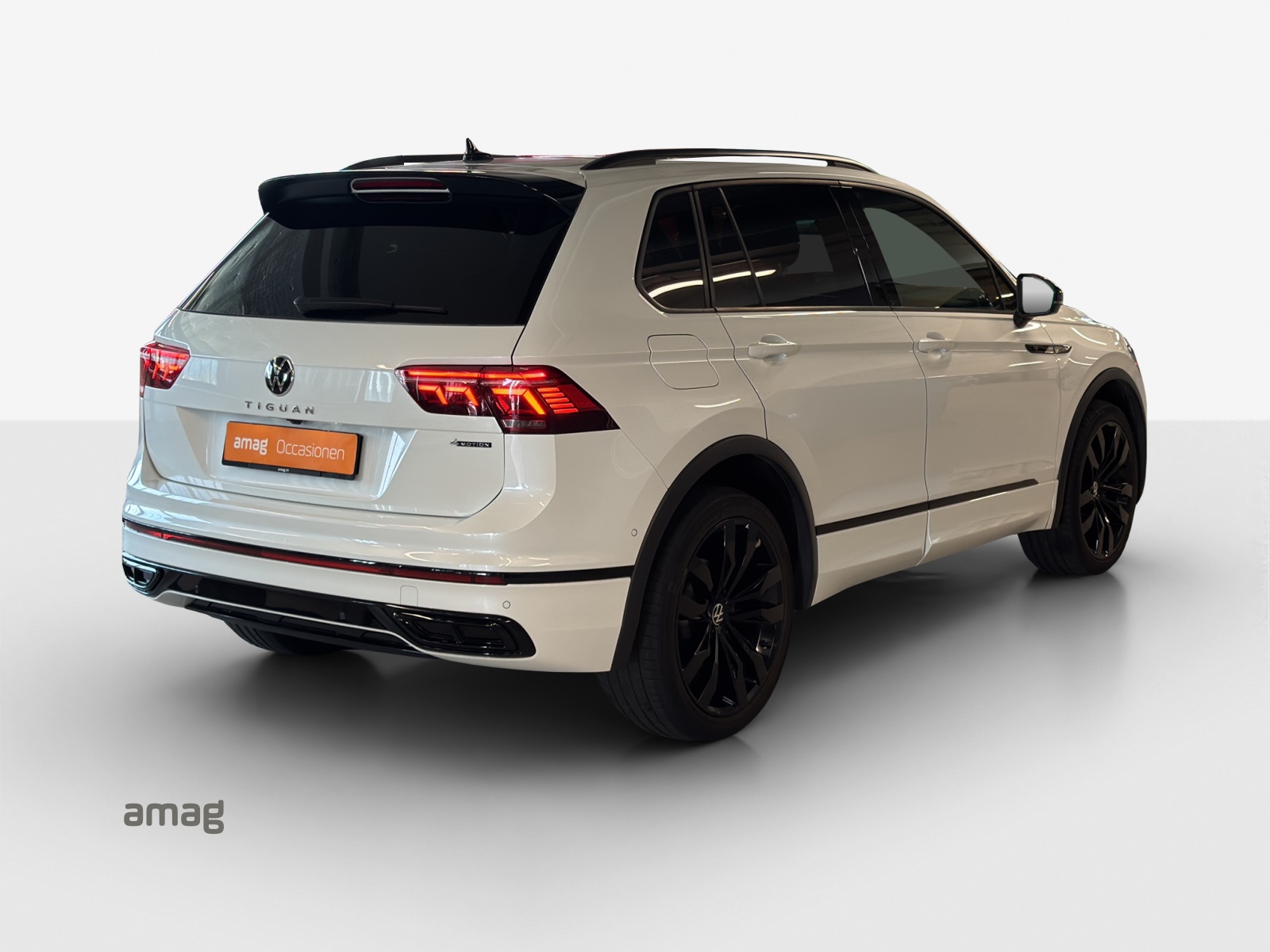 VW Tiguan 2.0TSI R-Line 4Motion DSG-image-4