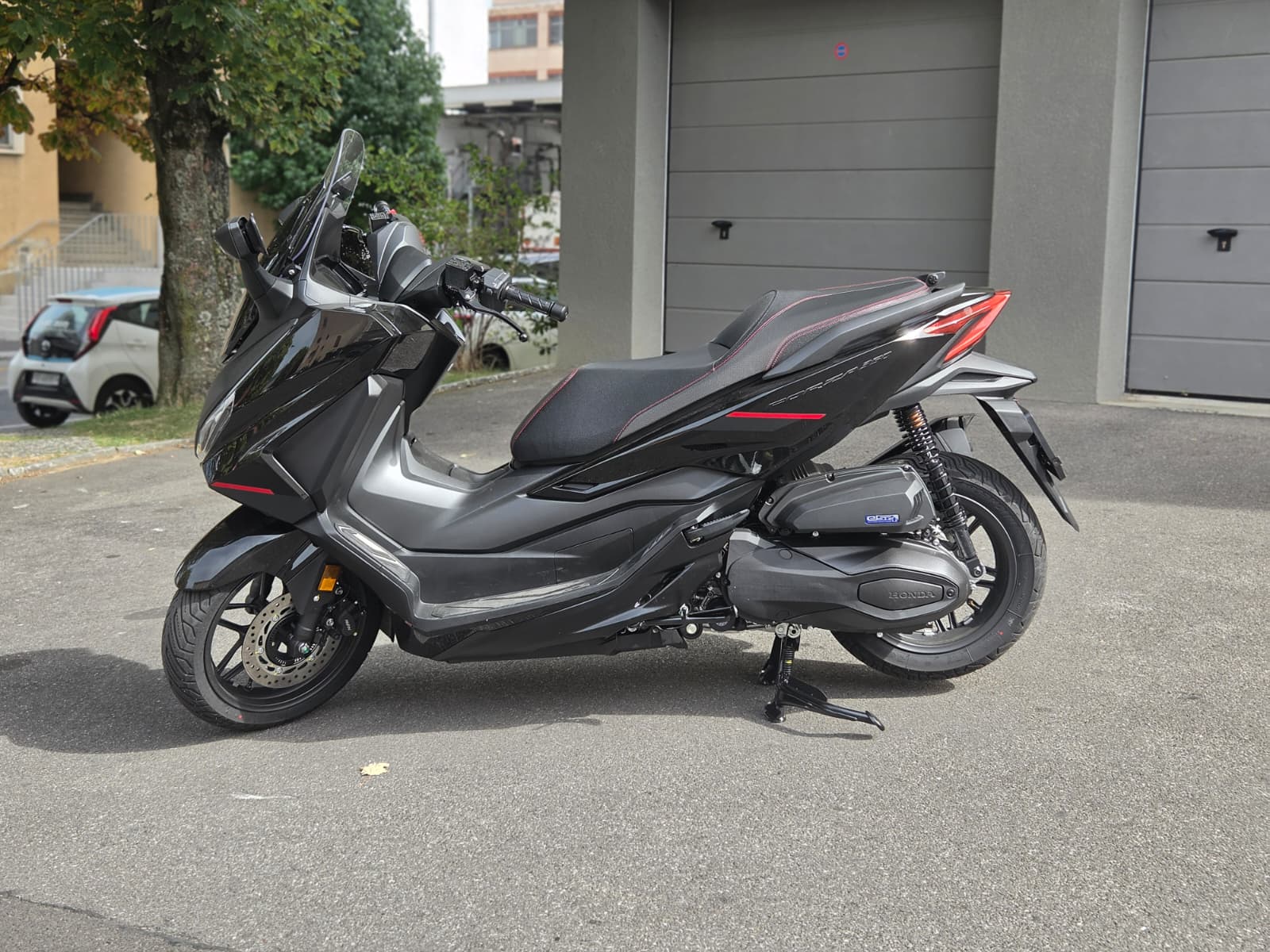 HONDA NSS 350 Special Edition-showroom-element-2