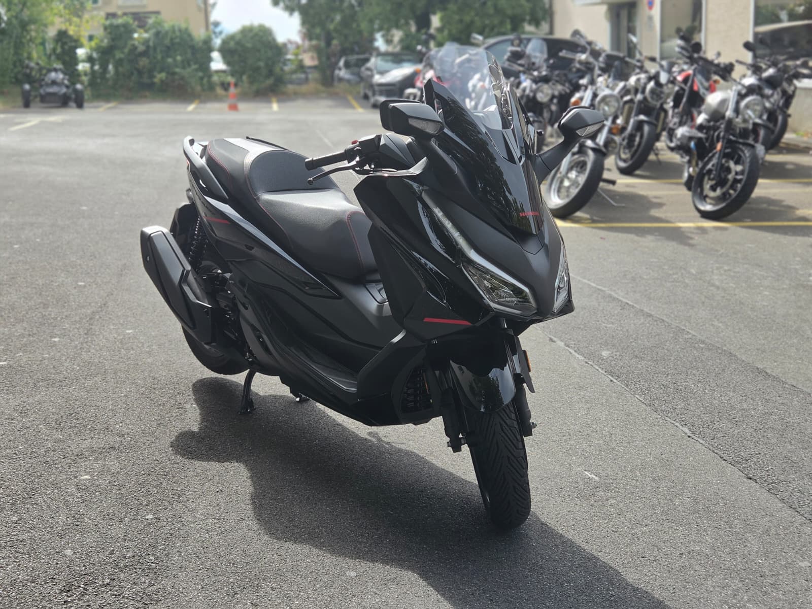 HONDA NSS 350 Special Edition-showroom-element-1