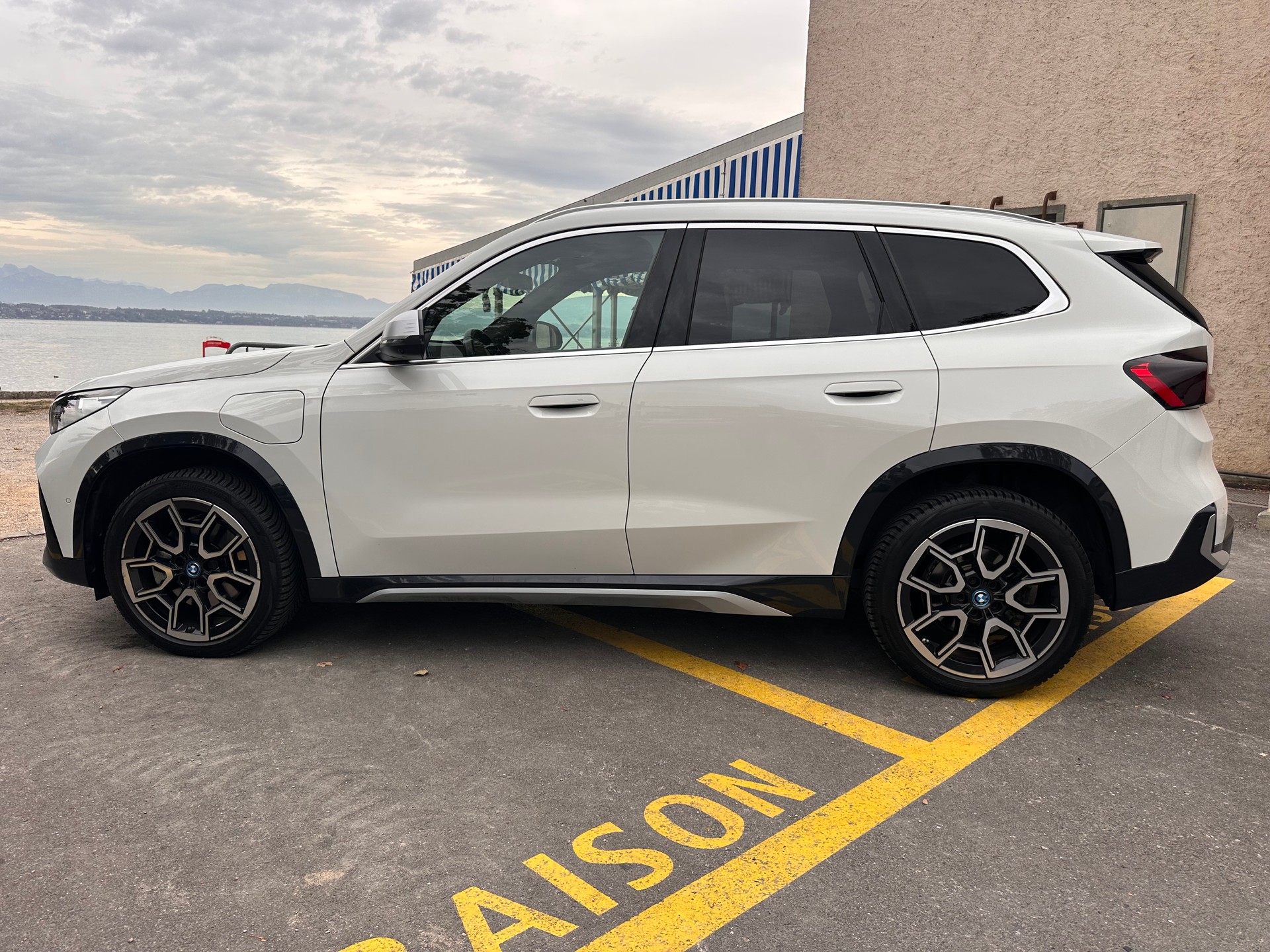 BMW X1 xDrive 30e xLine-image-4