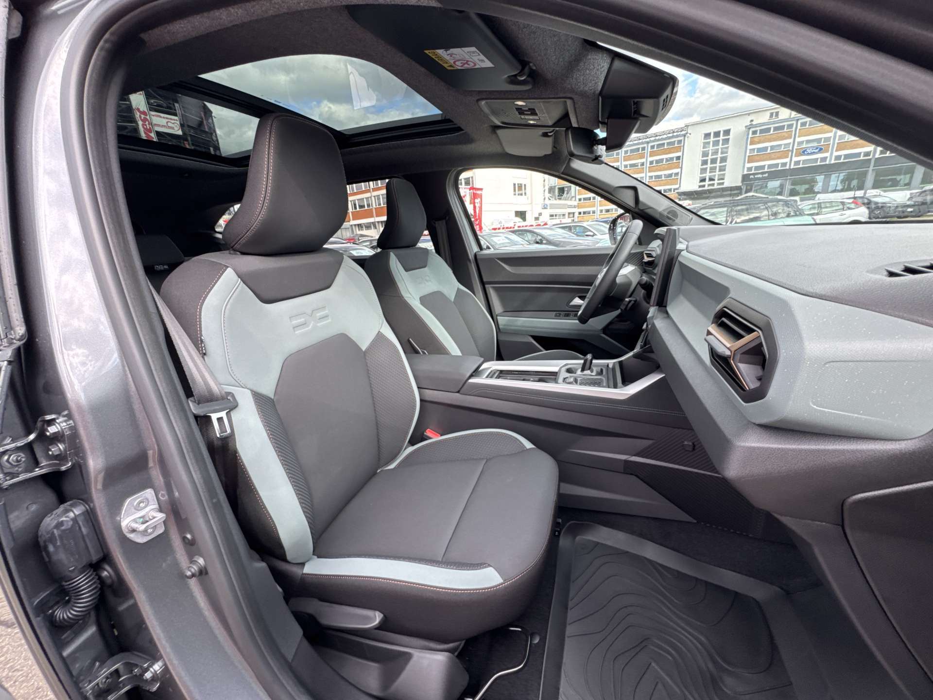 DACIA Bigster HEV 155 Extreme Automat-image-12
