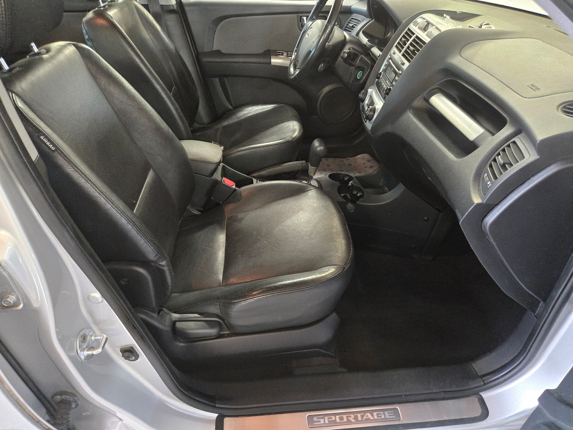 KIA Sportage 2.7 V6 Style-image-7