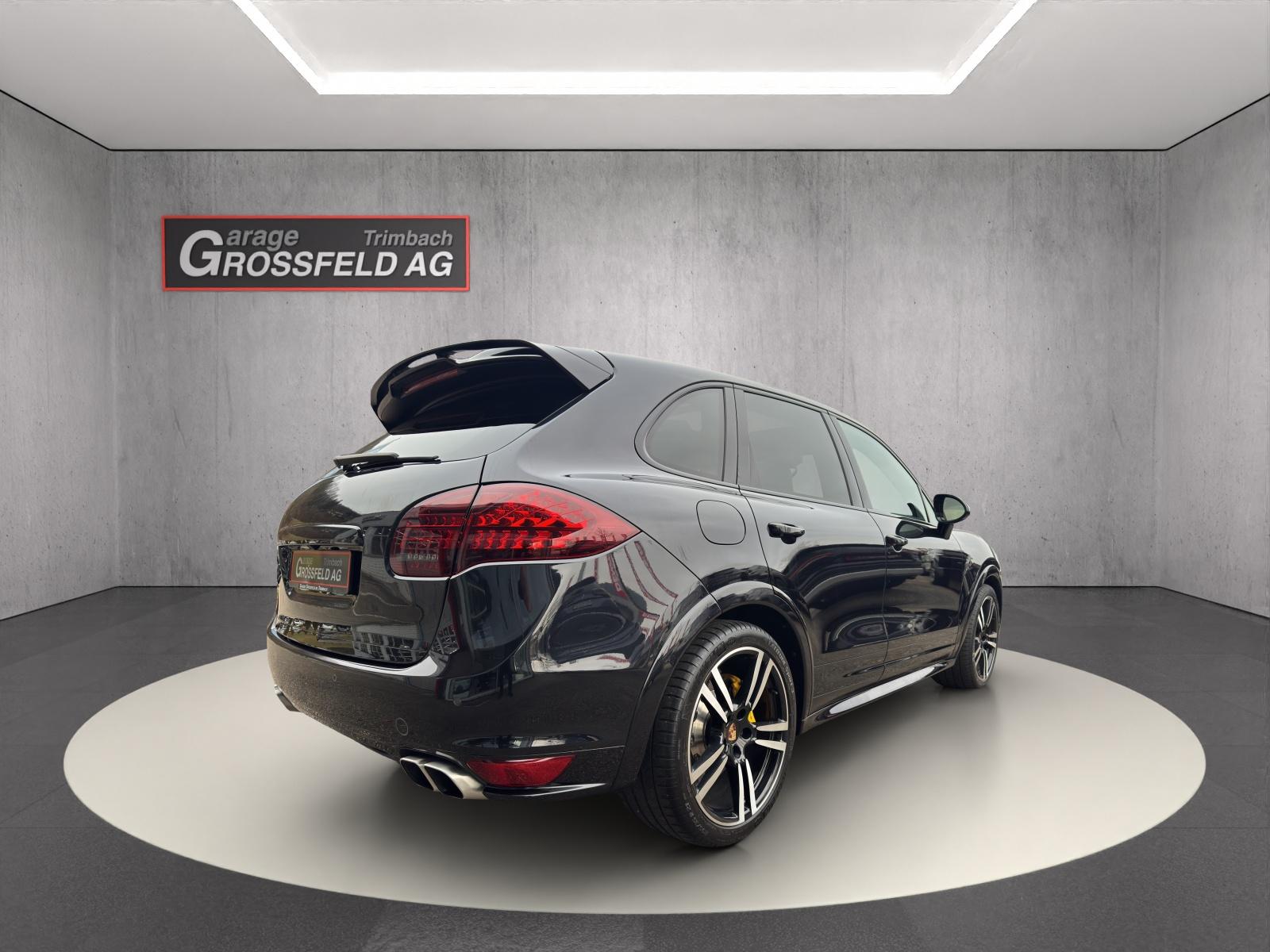 PORSCHE Cayenne 4.8 V8 Turbo S TipT-image-5