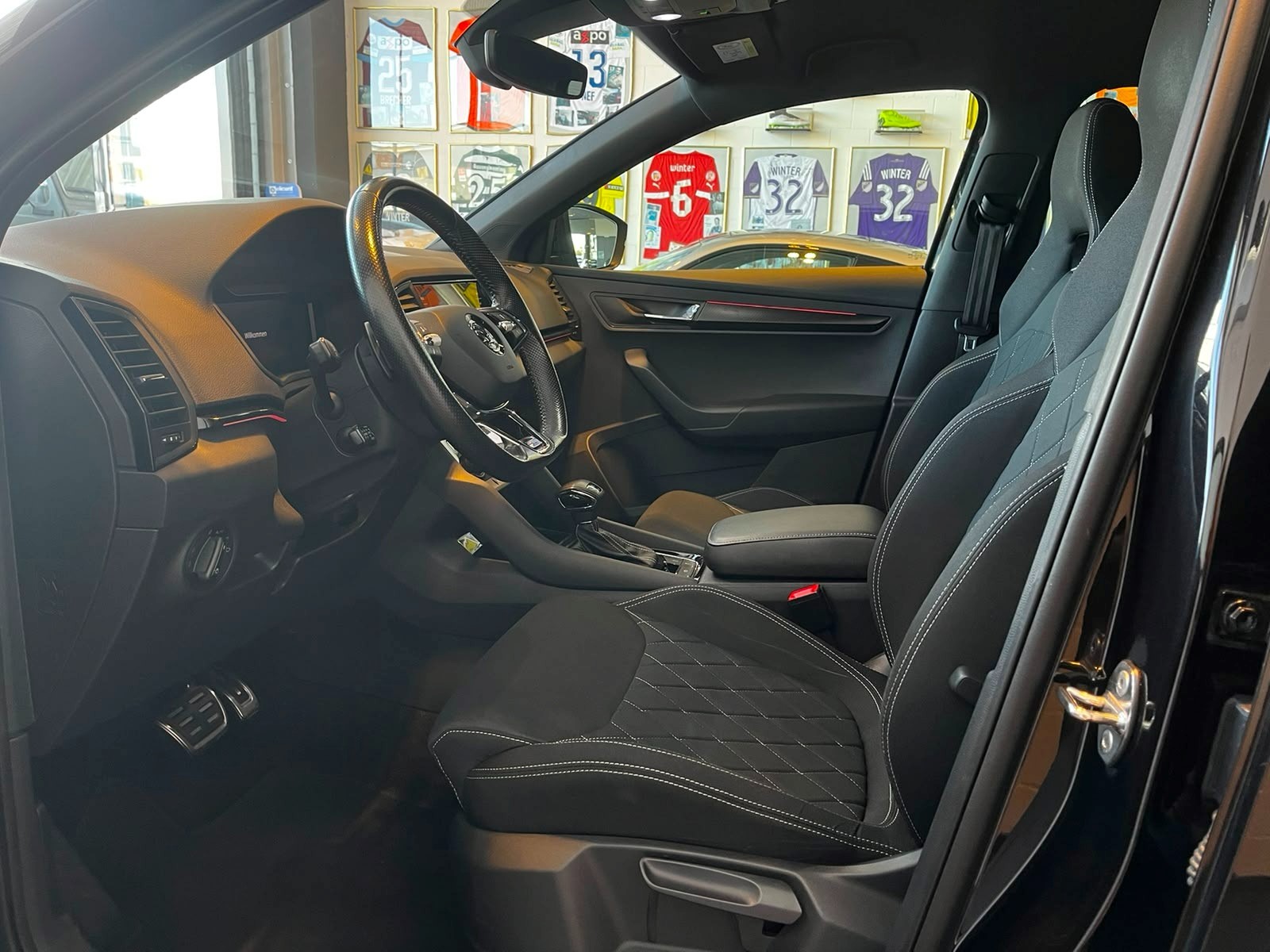SKODA Karoq 2.0 TSI SportLine DSG 4x4-image-12