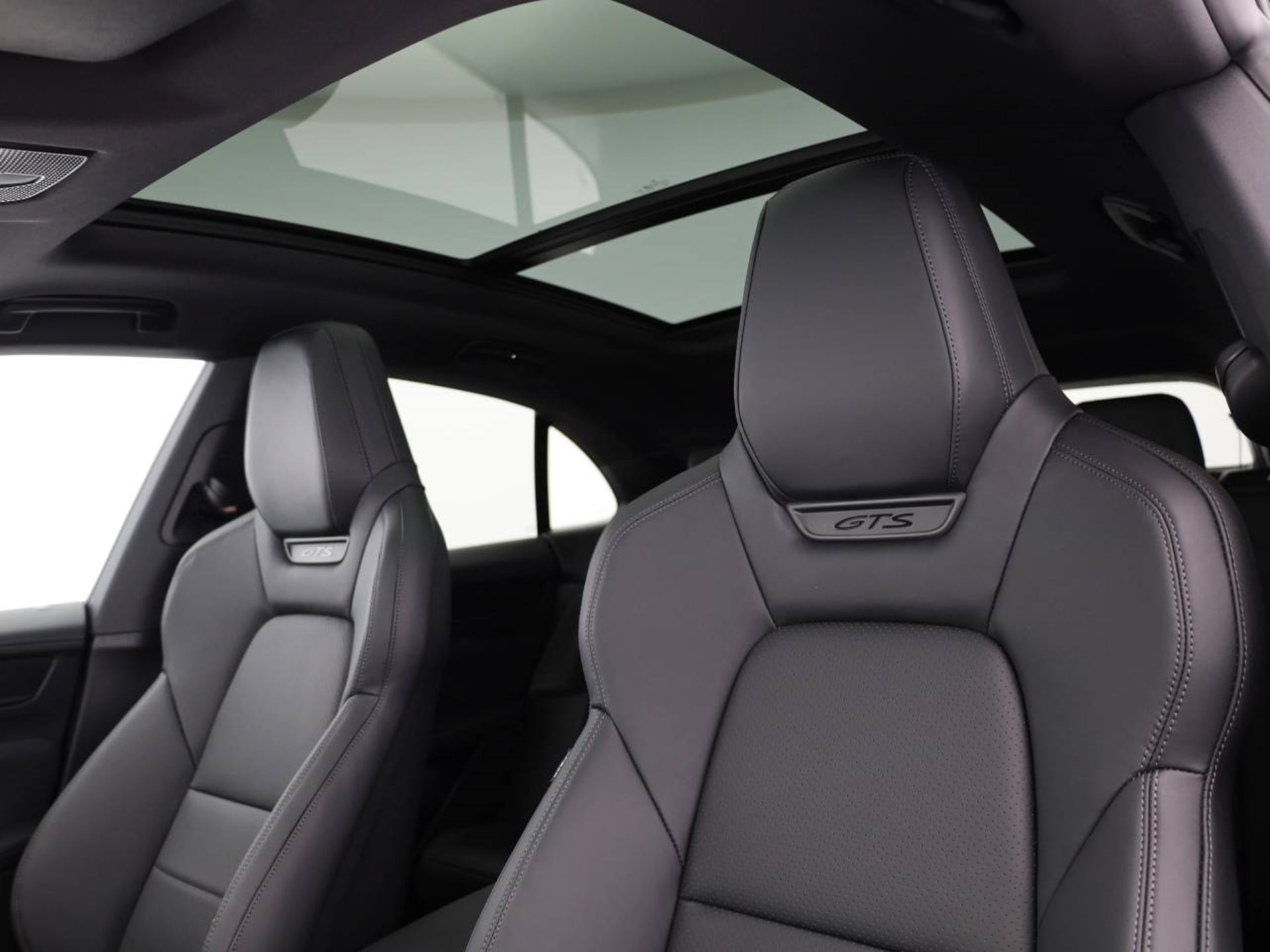 PORSCHE Macan GTS-image-16