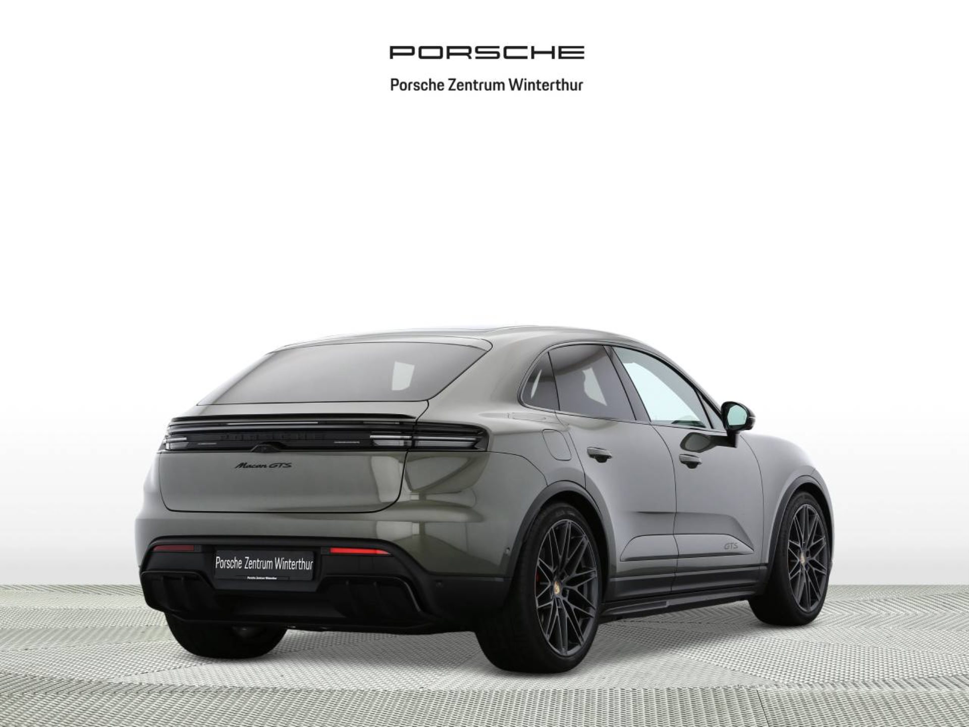 PORSCHE Macan GTS-image-2