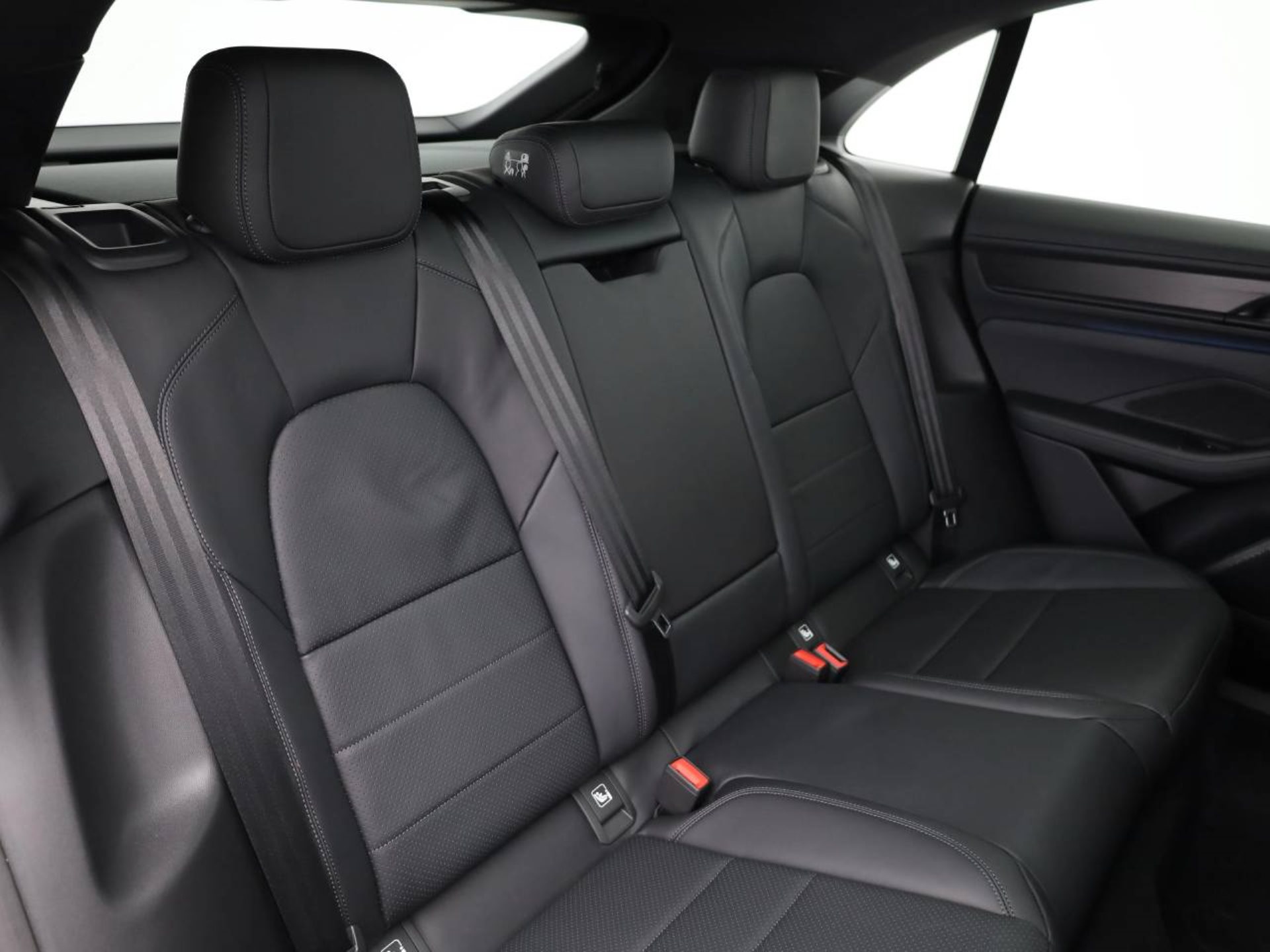PORSCHE Macan GTS-image-19