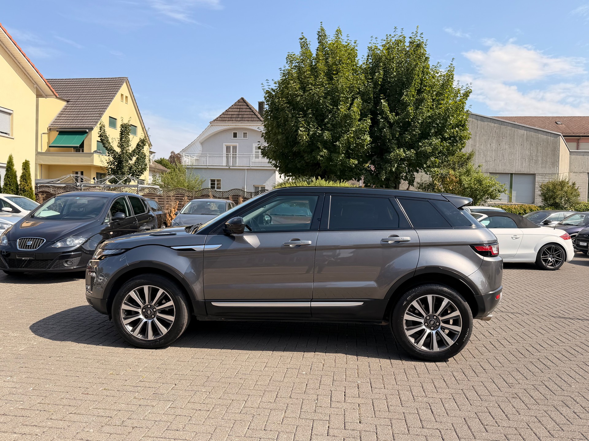 LAND ROVER Range Rover Evoque 2.0 TD4 SE Dynamic AT9-image-4