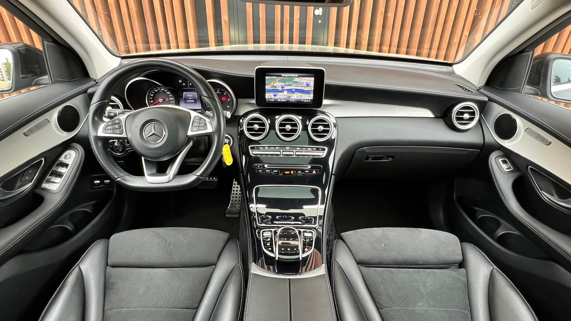 MERCEDES-BENZ GLC 250 d AMG LINE 4MATIC 9G-TRONIC l 204 PS-image-20
