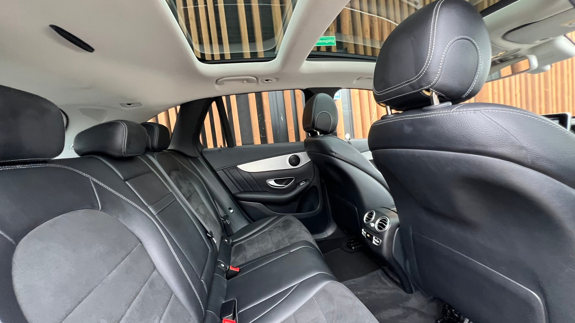 MERCEDES-BENZ GLC 250 d AMG LINE 4MATIC 9G-TRONIC l 204 PS-image-28