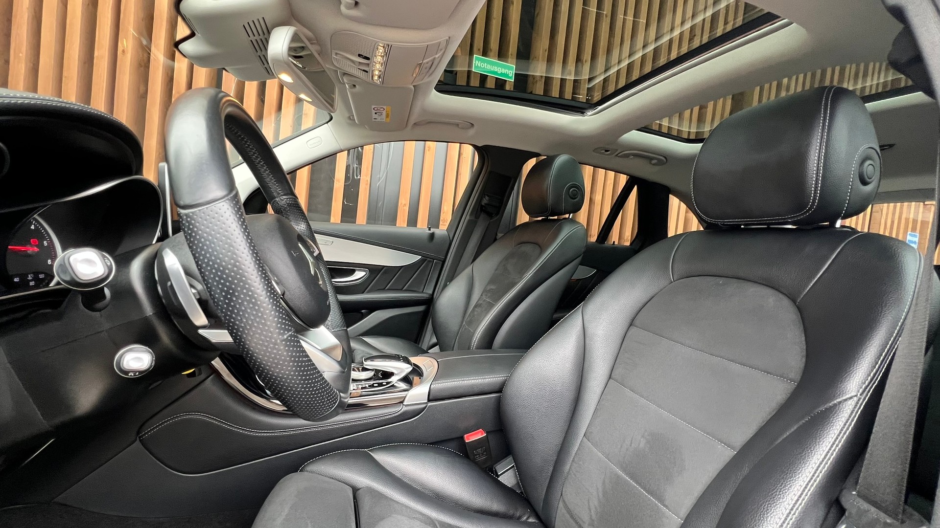 MERCEDES-BENZ GLC 250 d AMG LINE 4MATIC 9G-TRONIC l 204 PS-image-25