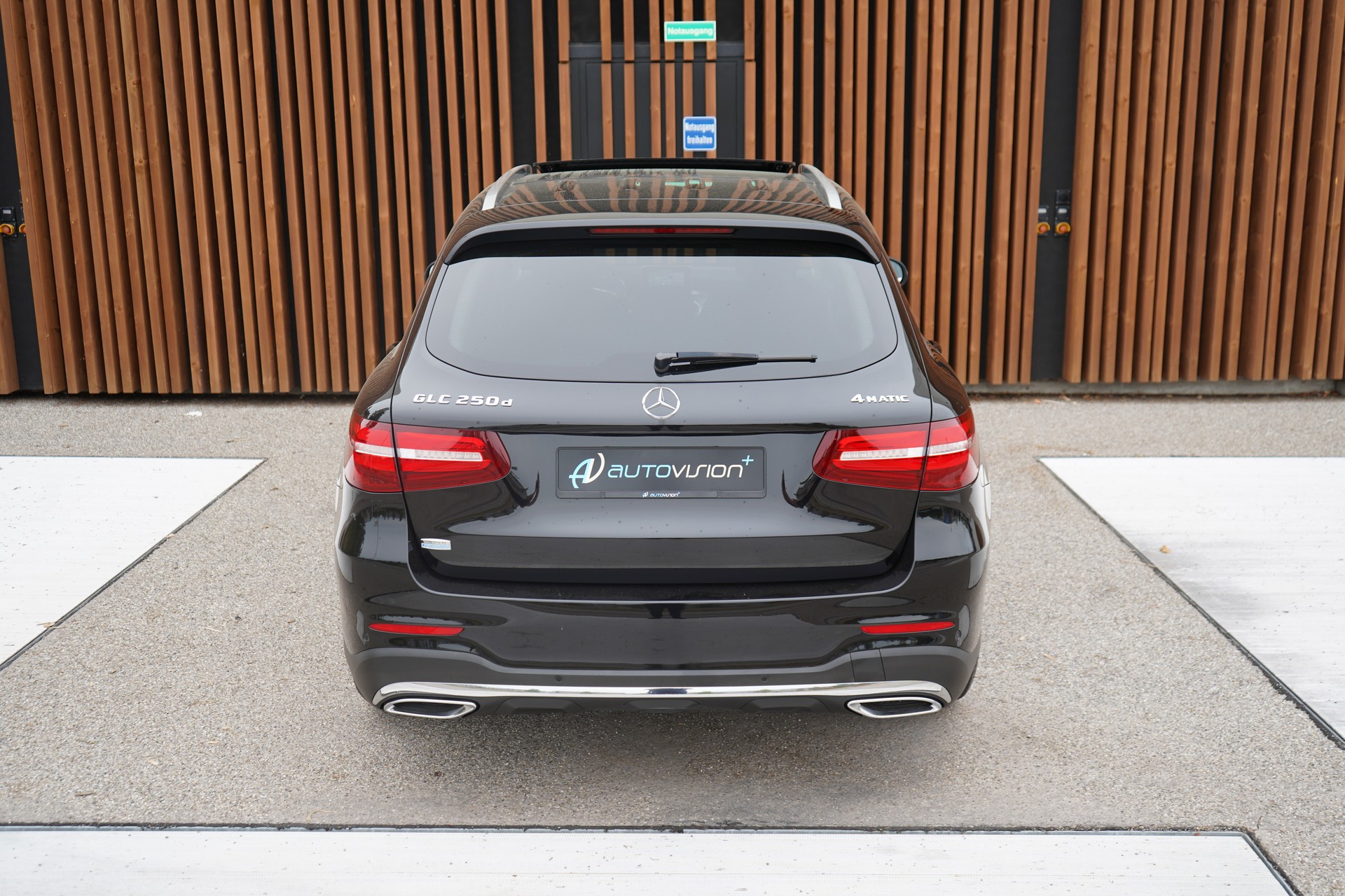 MERCEDES-BENZ GLC 250 d AMG LINE 4MATIC 9G-TRONIC l 204 PS-image-14
