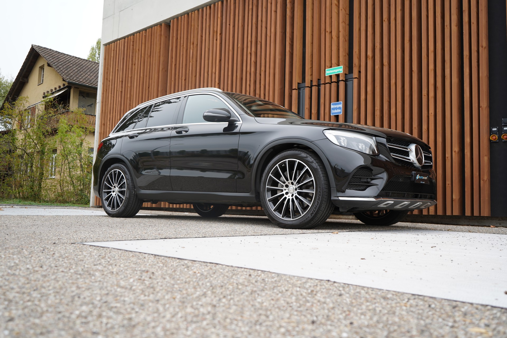 MERCEDES-BENZ GLC 250 d AMG LINE 4MATIC 9G-TRONIC l 204 PS-image-9