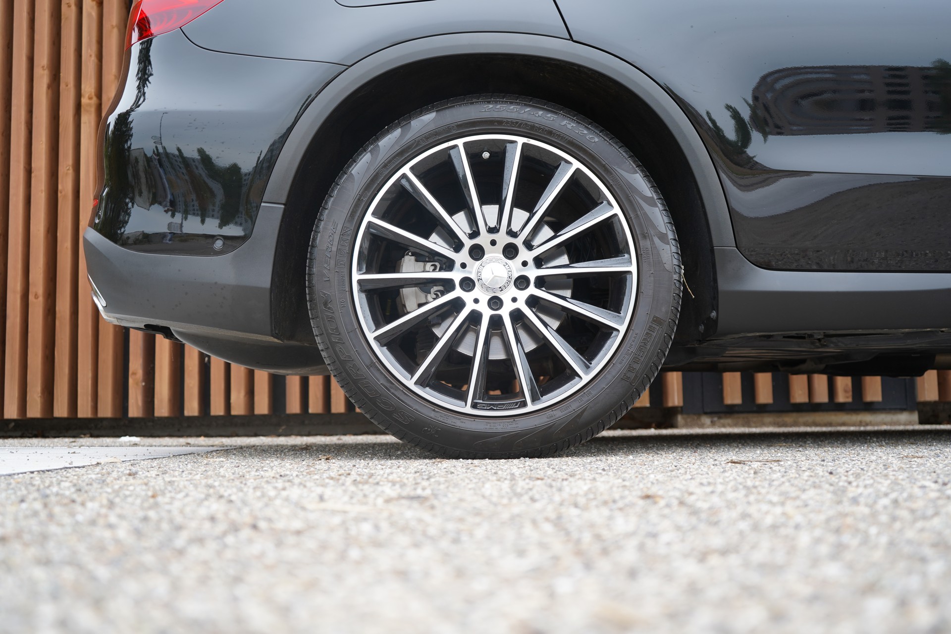 MERCEDES-BENZ GLC 250 d AMG LINE 4MATIC 9G-TRONIC l 204 PS-image-17