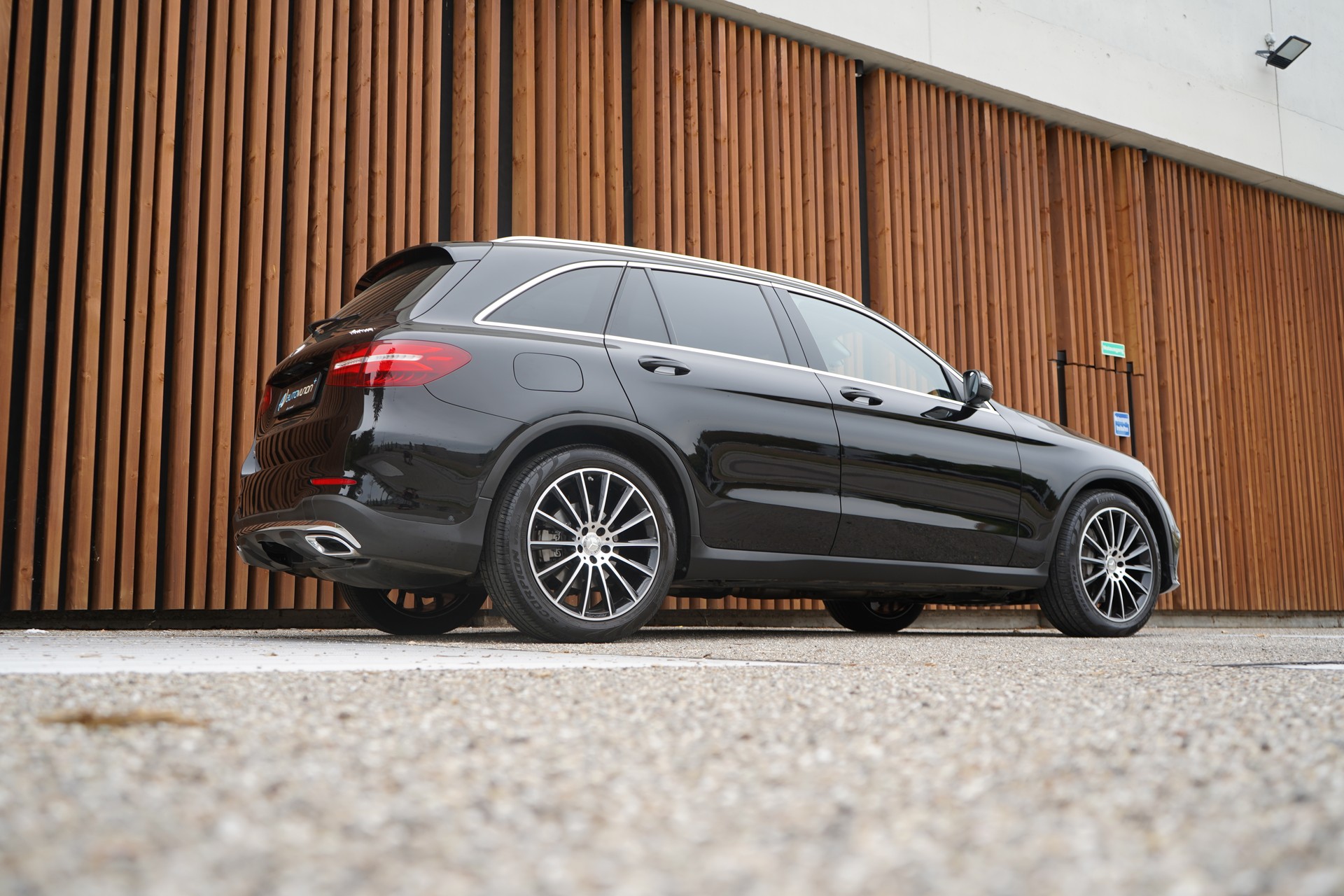 MERCEDES-BENZ GLC 250 d AMG LINE 4MATIC 9G-TRONIC l 204 PS-image-10