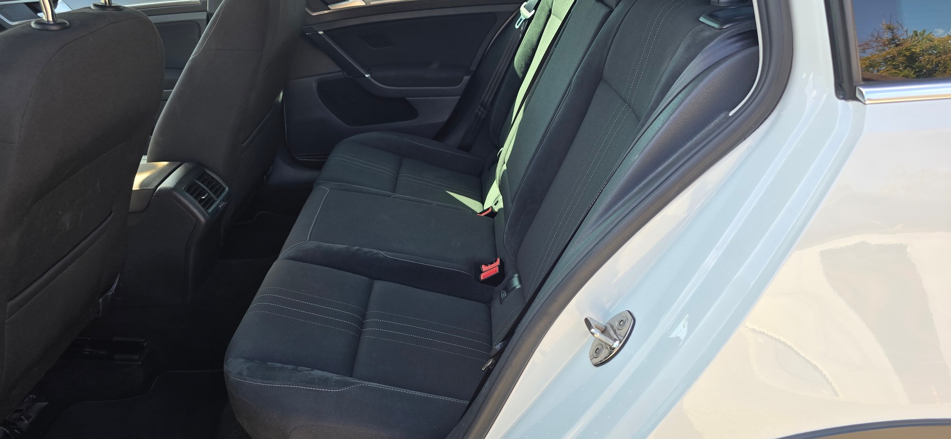 VW Golf 2.0 TDI Alltrack 4Motion-image-9