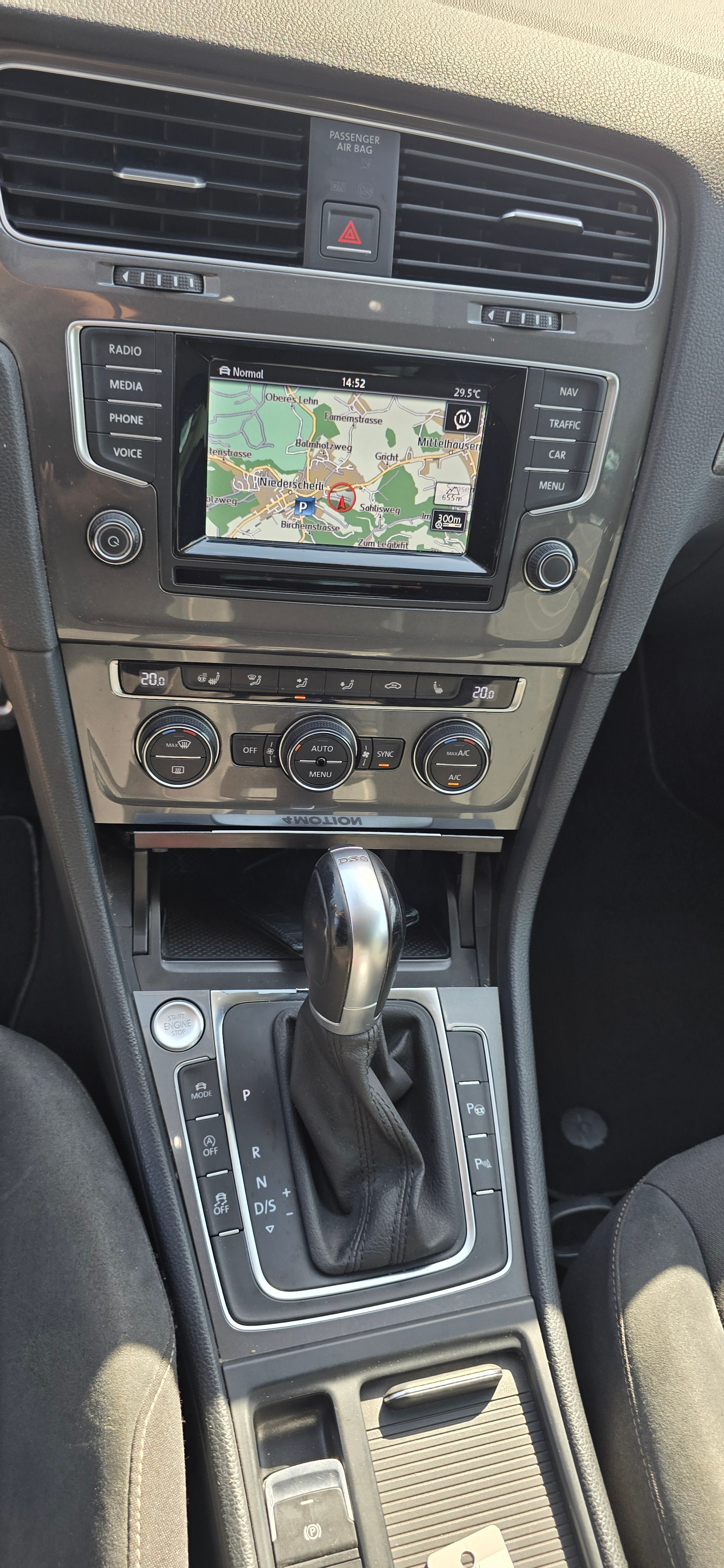 VW Golf 2.0 TDI Alltrack 4Motion-image-12
