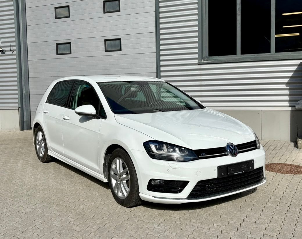 VW Golf 2.0 TDI Lounge R-Line 4Motion-image-0