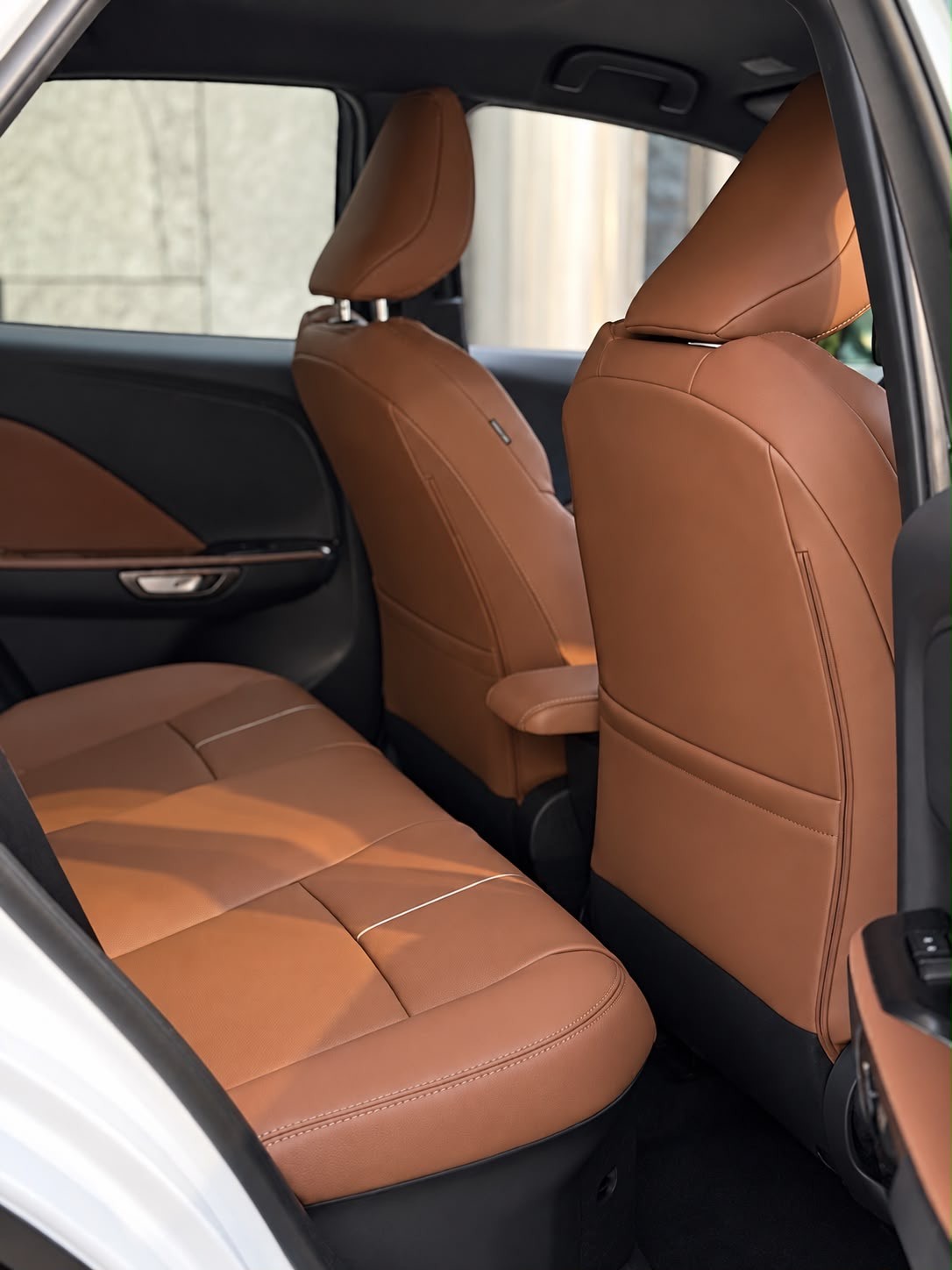 LEXUS LBX FWD Relax CVT-image-6