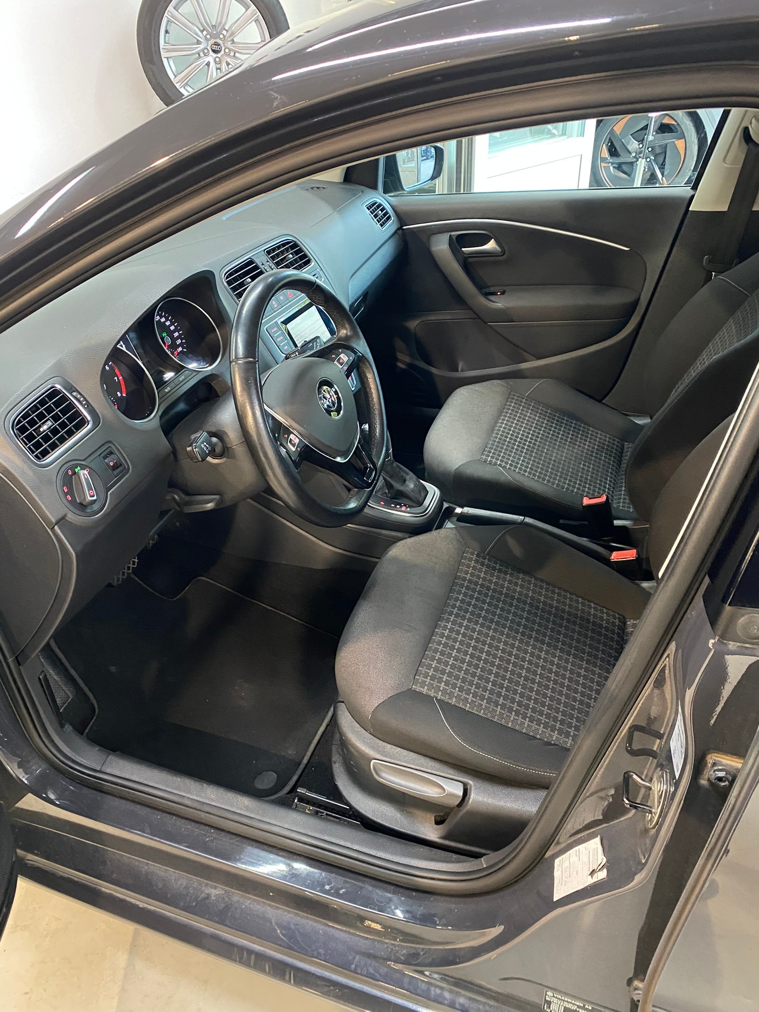 VW Polo 1.2 TSI BMT Comfortline DSG-image-17