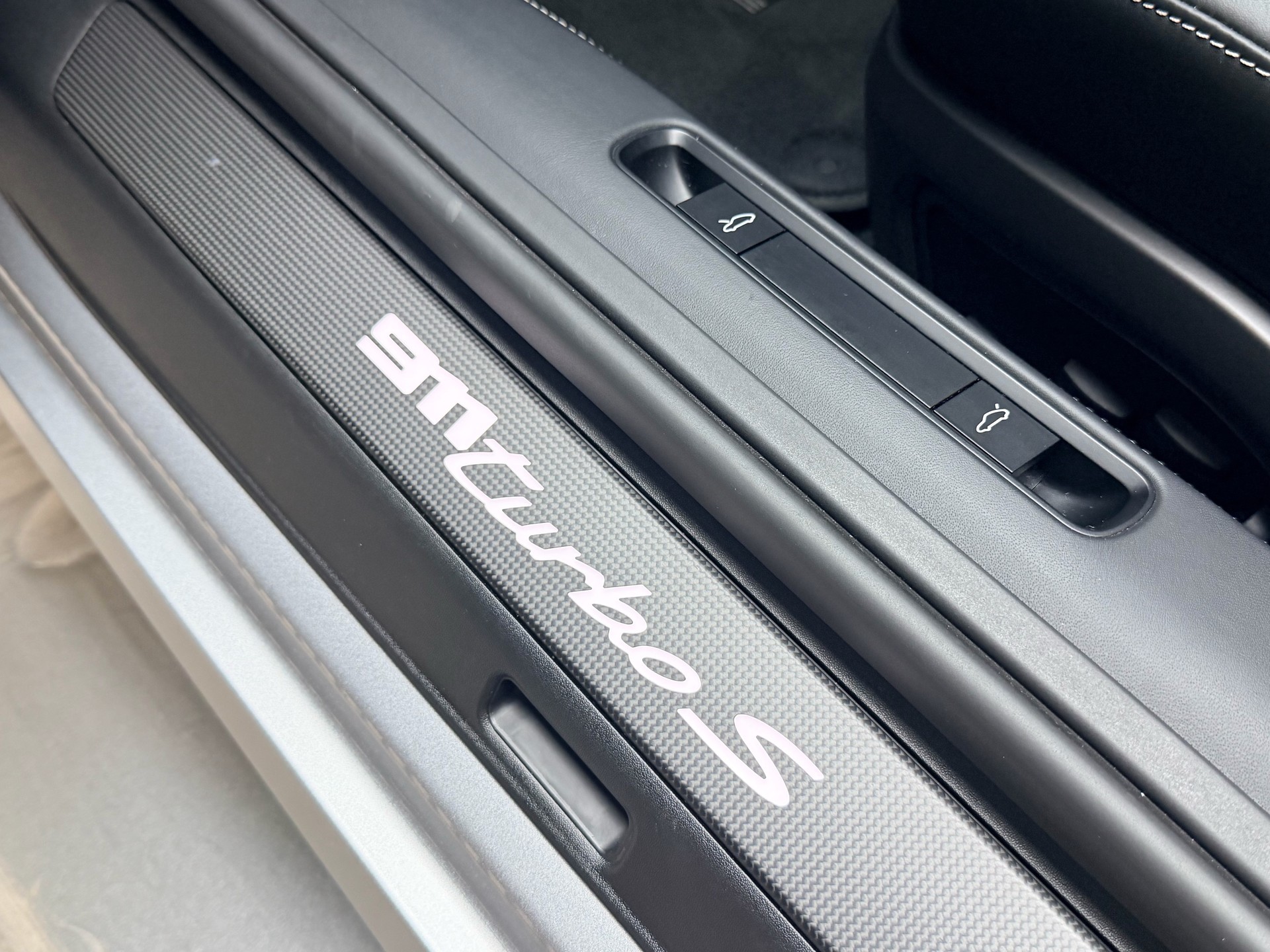 PORSCHE 911 Turbo S PDK-image-13