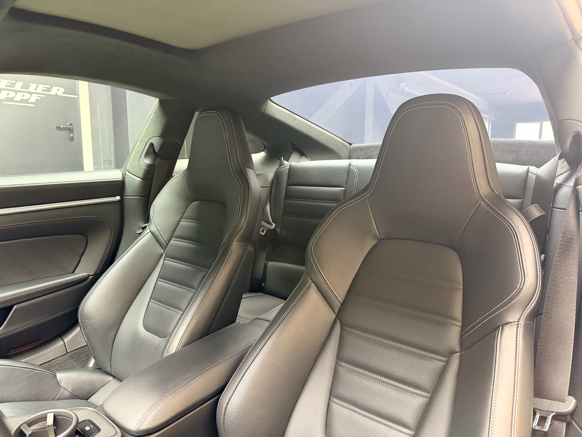 PORSCHE 911 Turbo S PDK-image-9