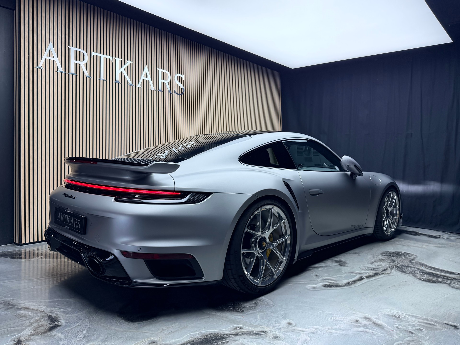 PORSCHE 911 Turbo S PDK-image-2
