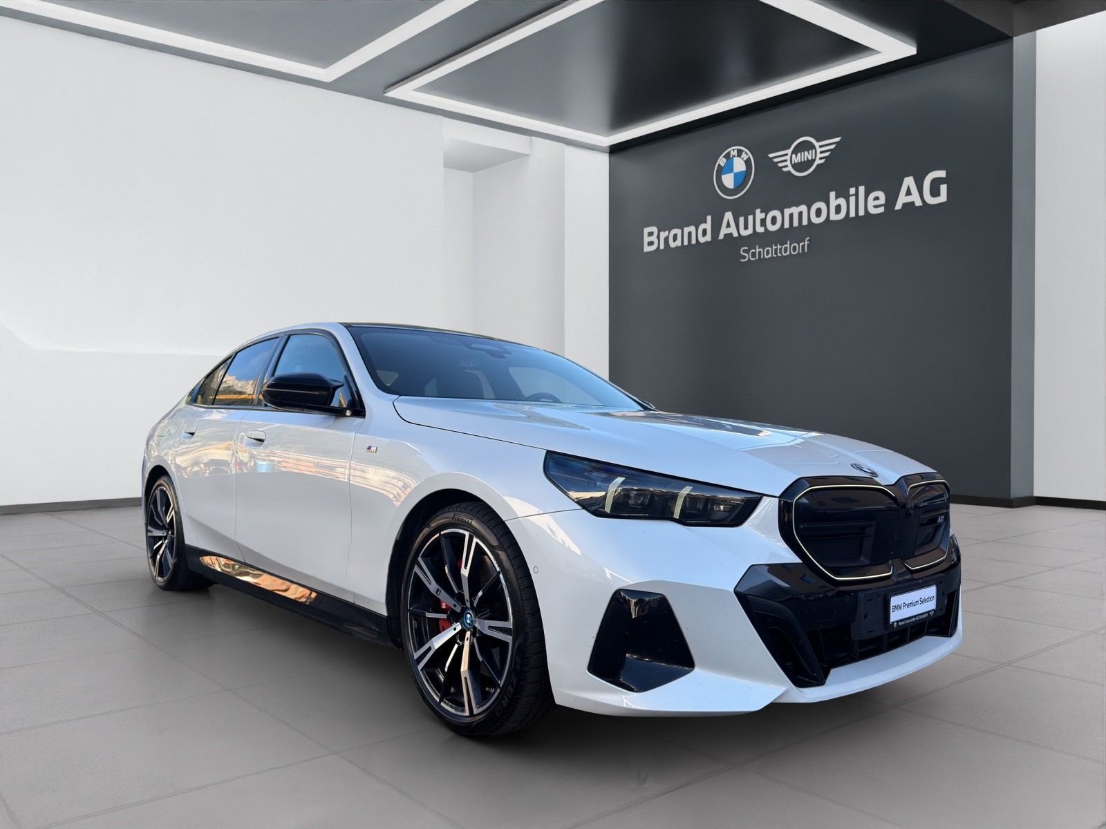 BMW i5 M60 xDrive-image-6